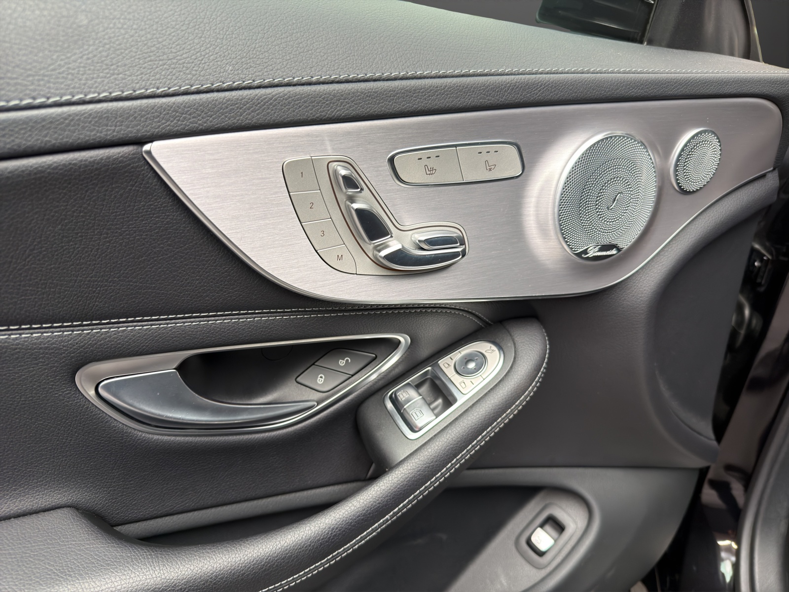 MERCEDES-BENZ C 400 AMG Line 4Matic-image-10
