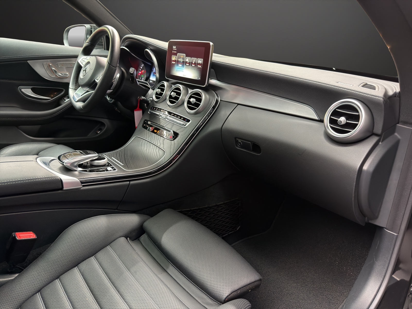 MERCEDES-BENZ C 400 AMG Line 4Matic-image-7
