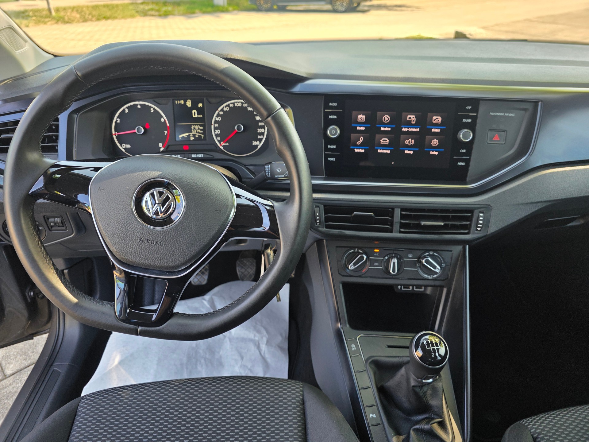 VW Polo 1.0 BMT Trendline-image-11