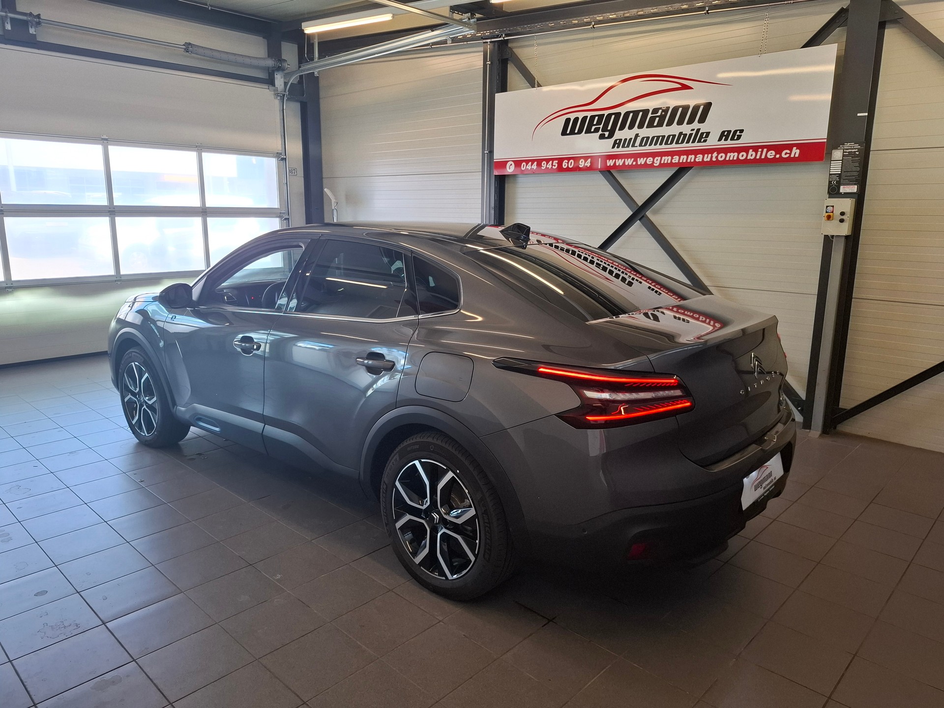 CITROEN C4 X 100 kW Shine-showroom-element-2