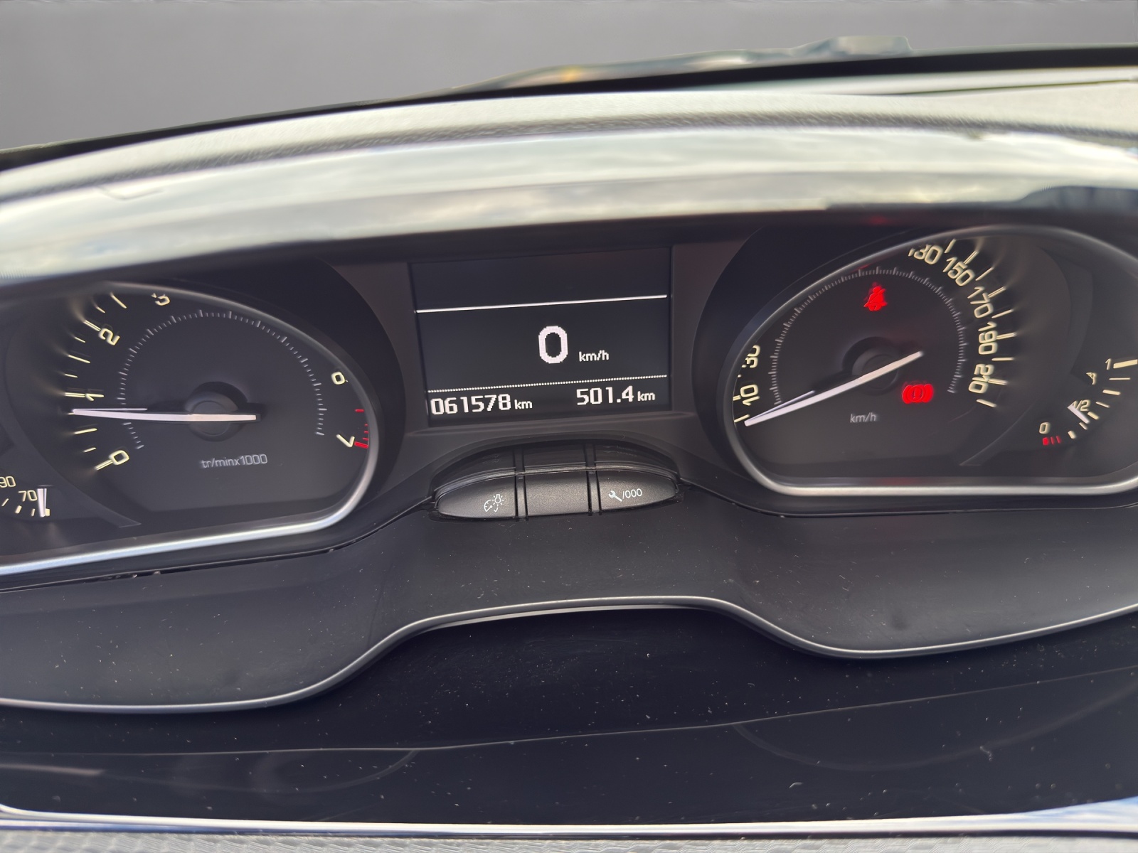 PEUGEOT 208 1.2 PureTech GT Line-image-10