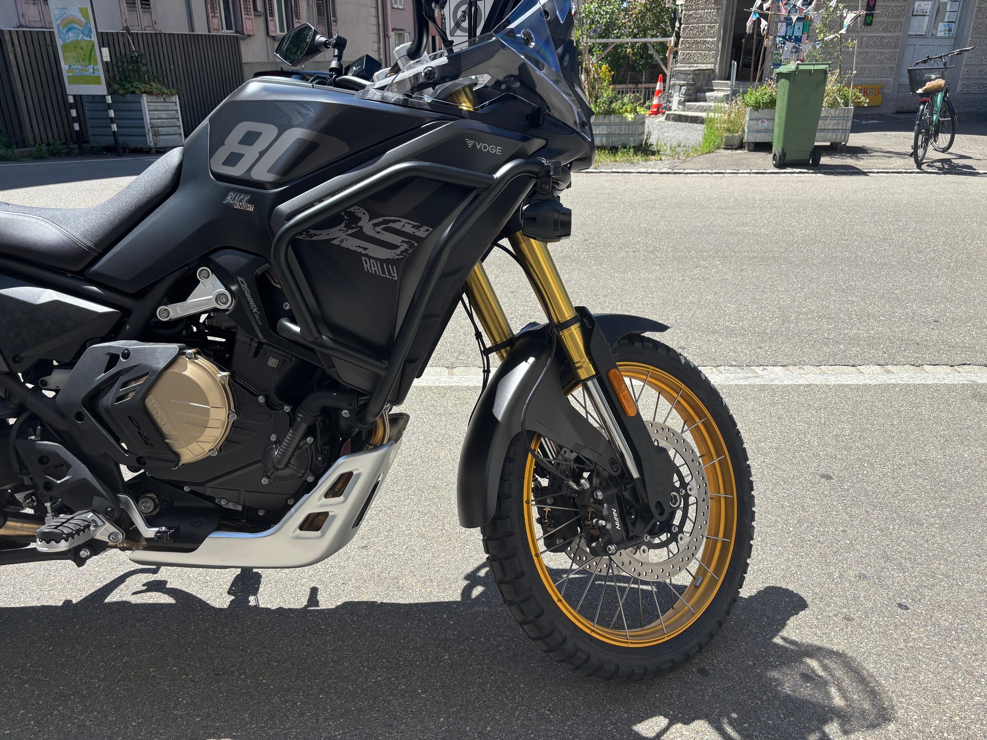VOGE 800 DS Rally-showroom-element-3