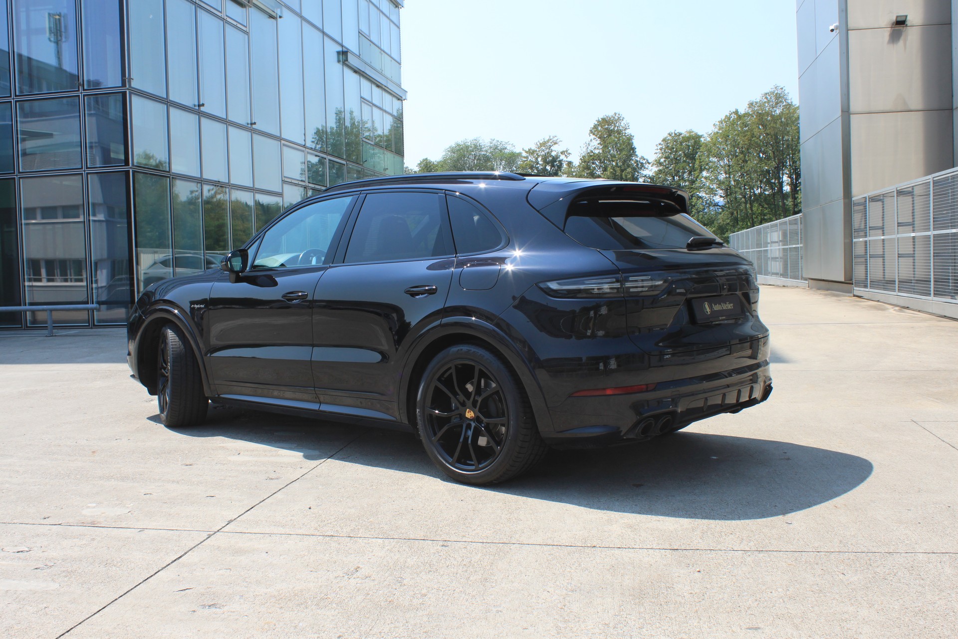 PORSCHE Cayenne E-Hybrid-image-8