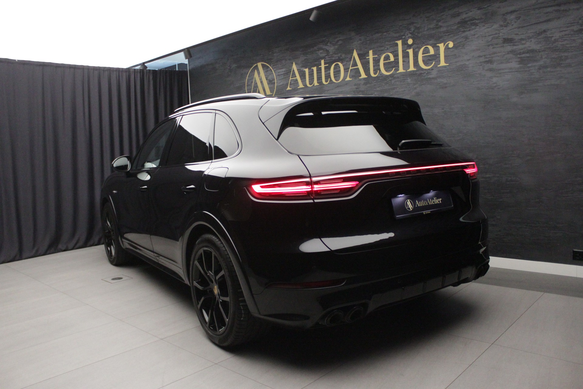 PORSCHE Cayenne E-Hybrid-image-11