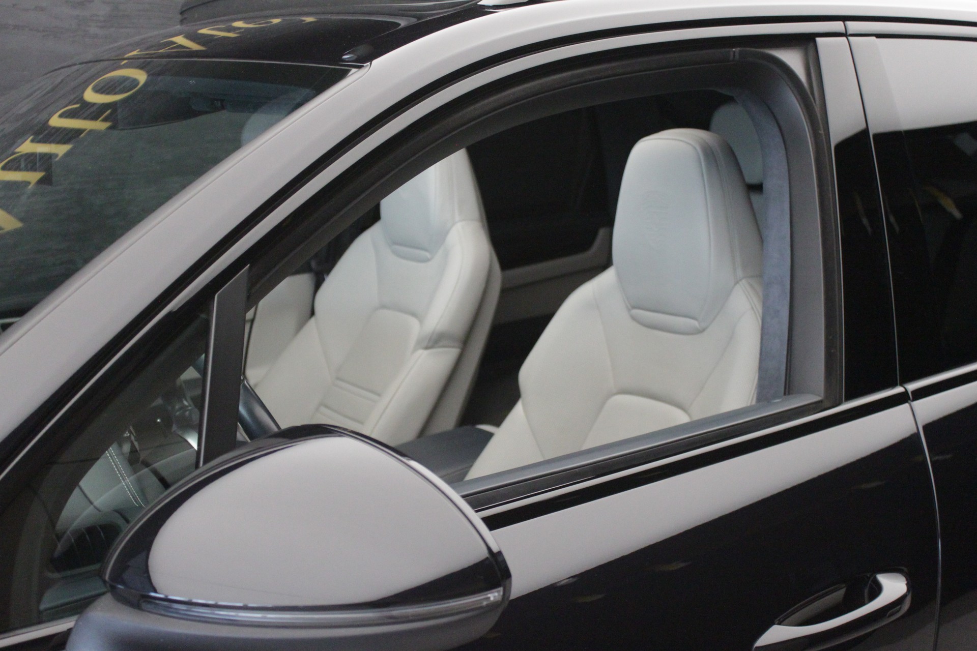 PORSCHE Cayenne E-Hybrid-image-17