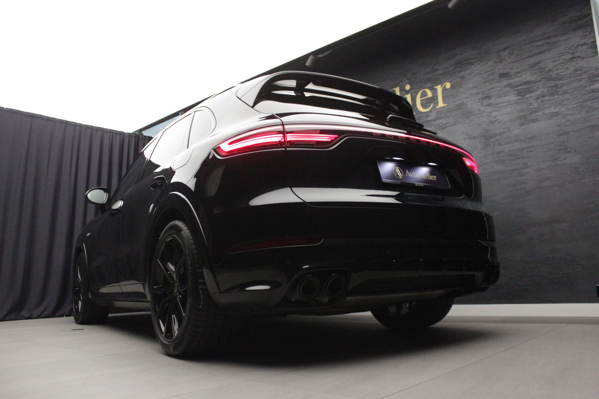 PORSCHE Cayenne E-Hybrid-image-12