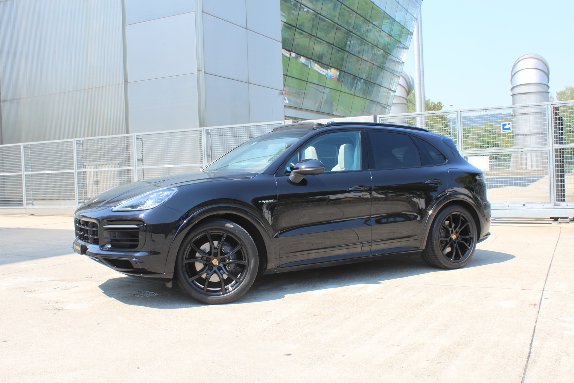 PORSCHE Cayenne E-Hybrid-image-7