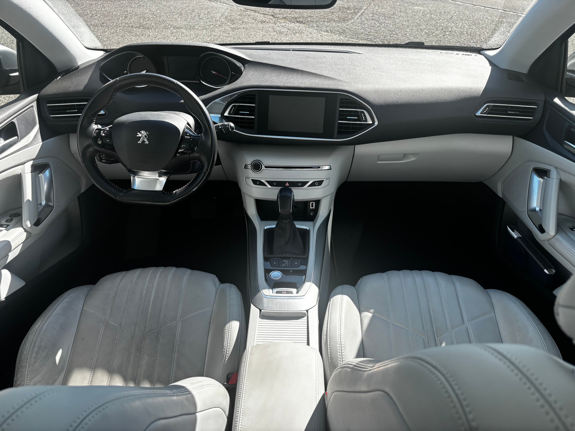 PEUGEOT 308 SW 2.0 BlueHDI Féline Automatic-image-12