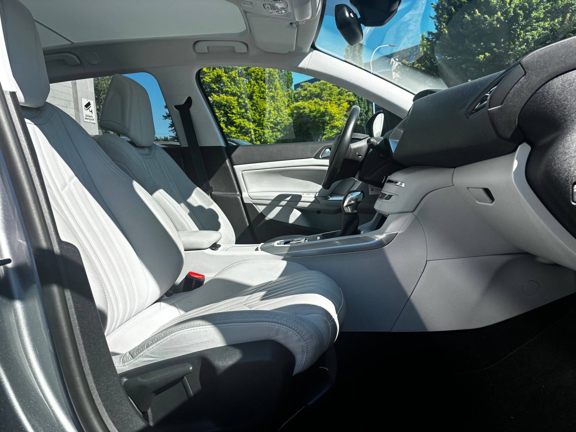 PEUGEOT 308 SW 2.0 BlueHDI Féline Automatic-image-10