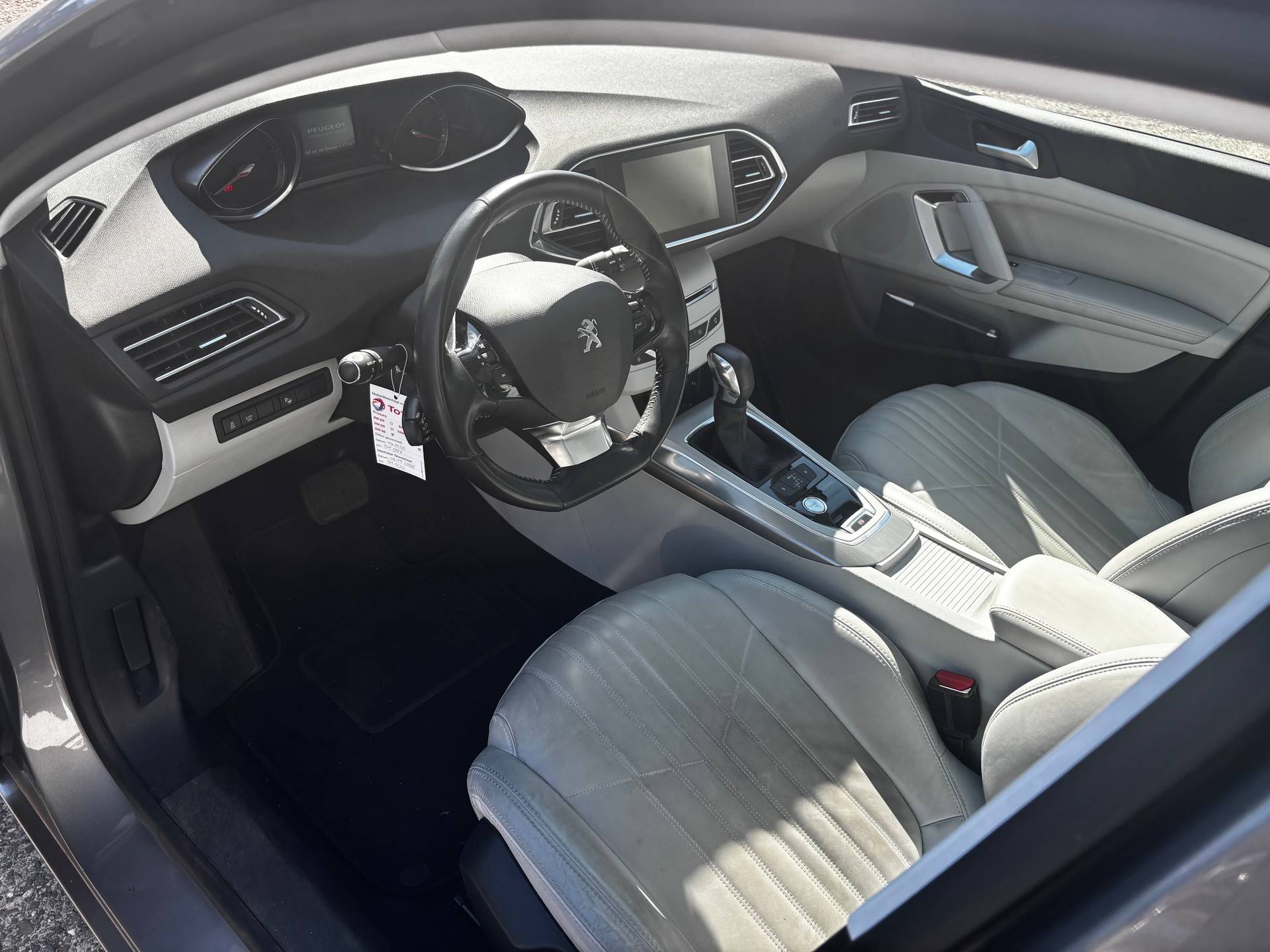 PEUGEOT 308 SW 2.0 BlueHDI Féline Automatic-image-7