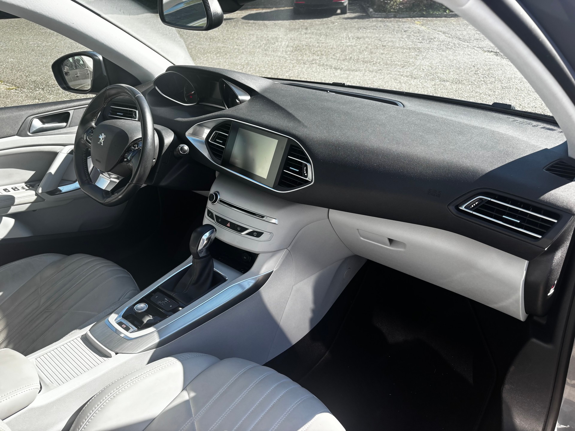PEUGEOT 308 SW 2.0 BlueHDI Féline Automatic-image-11