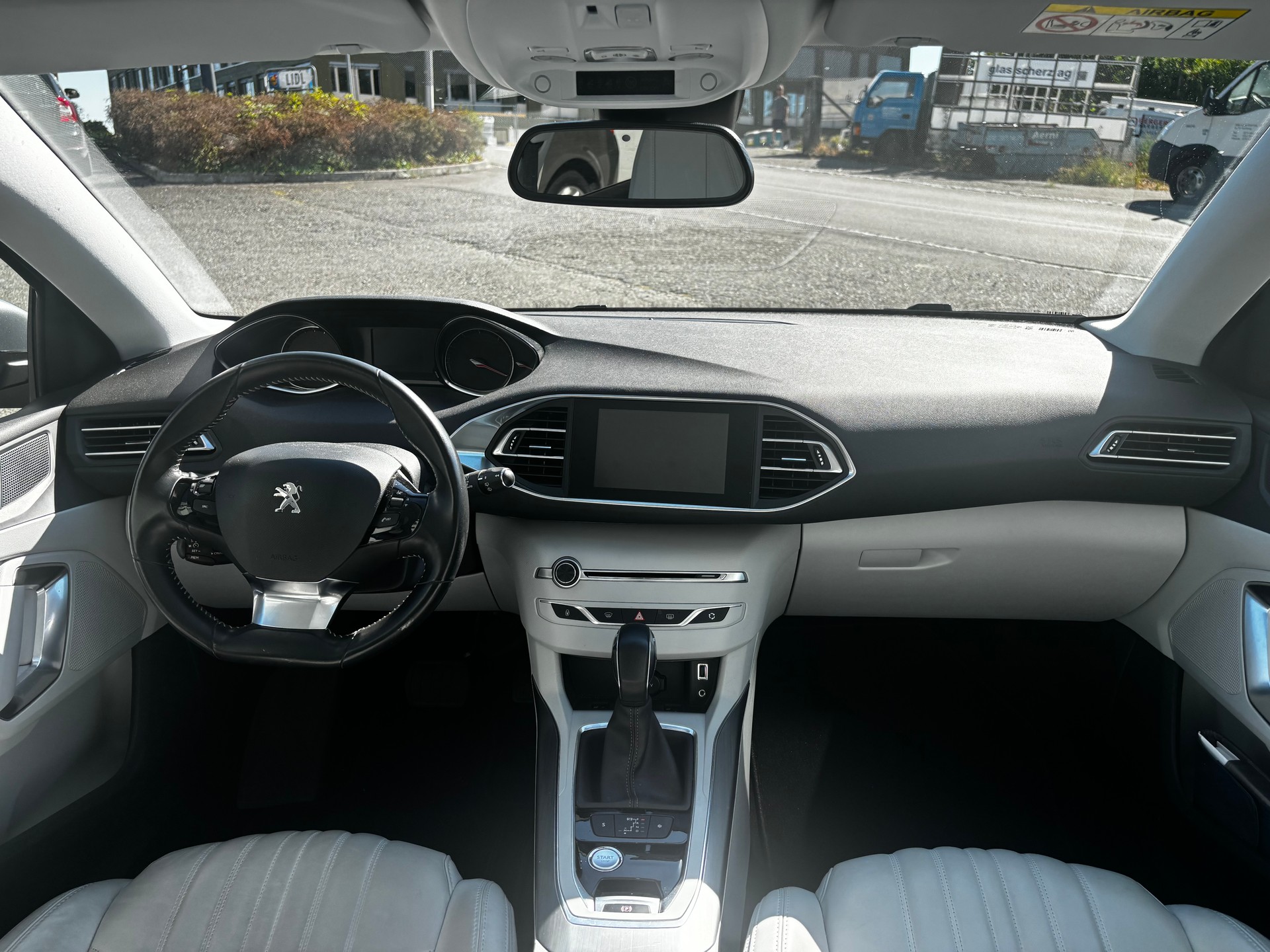 PEUGEOT 308 SW 2.0 BlueHDI Féline Automatic-image-13