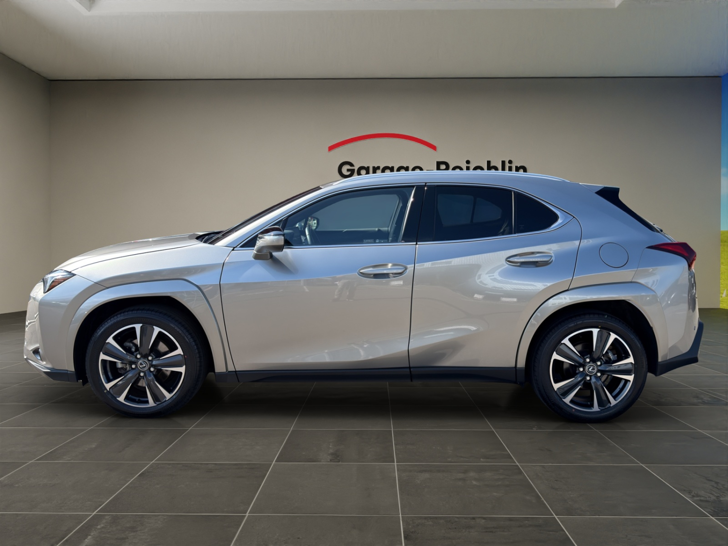 LEXUS UX 300h excellence AWD-image-1