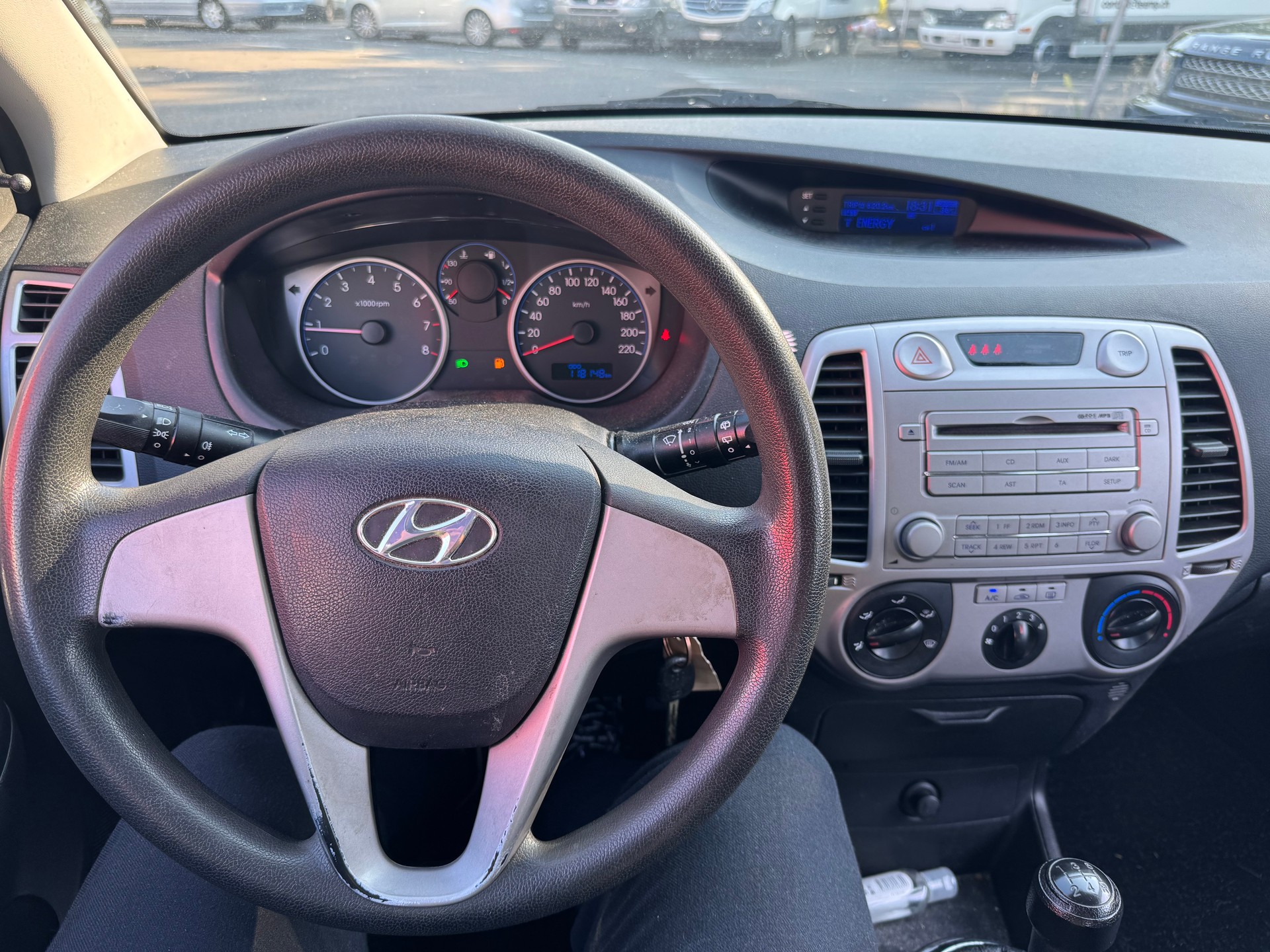 HYUNDAI i20 1.2 Comfort-image-16