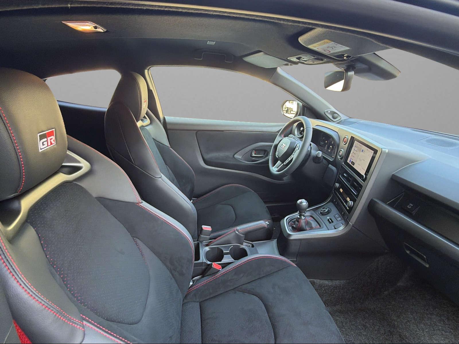 TOYOTA GR Yaris 1.6 Turbo Sport 4x4-image-6