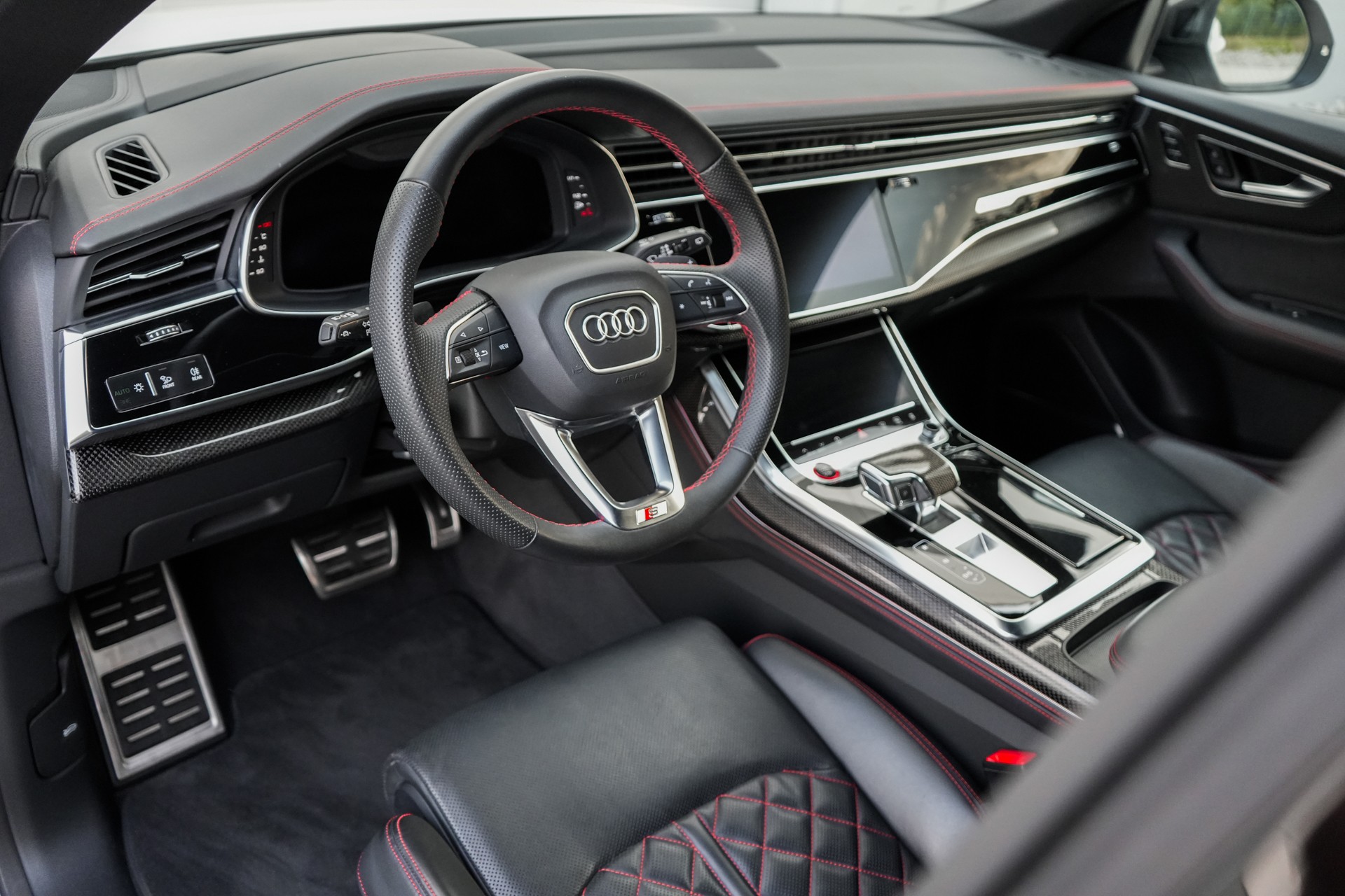 AUDI SQ8 Competition TFSI quattro tiptronic-image-10