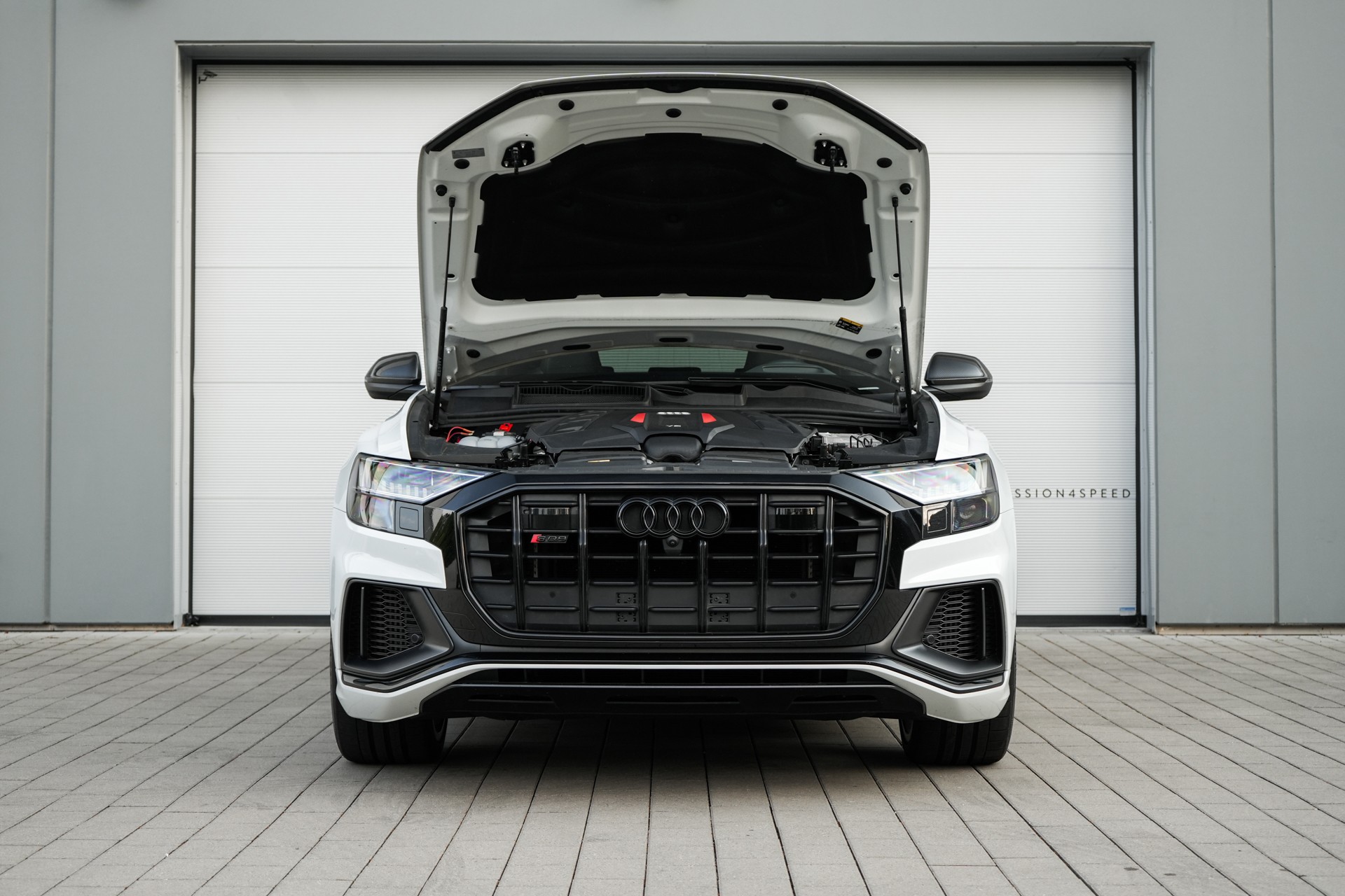 AUDI SQ8 Competition TFSI quattro tiptronic-image-31