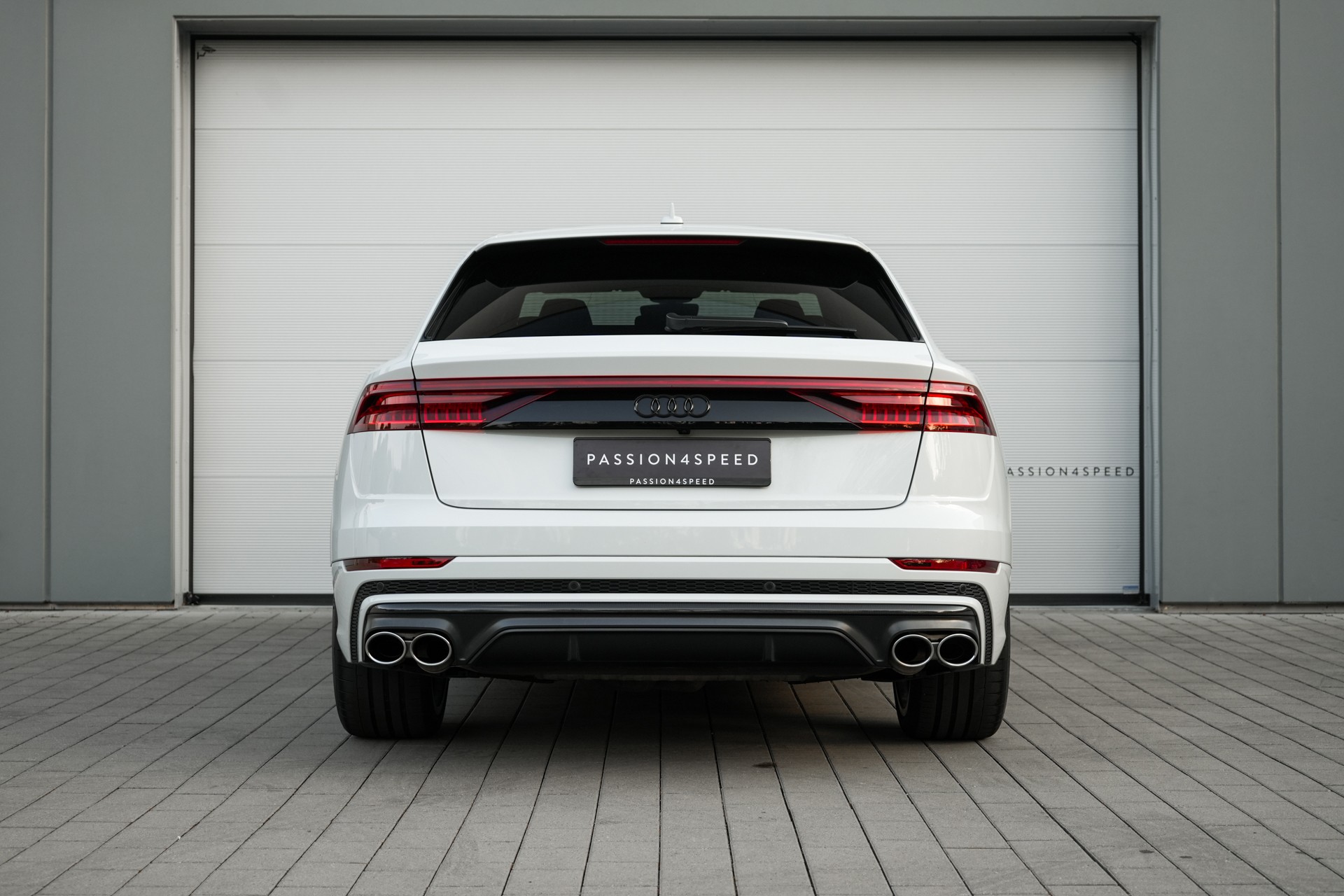 AUDI SQ8 Competition TFSI quattro tiptronic-image-3