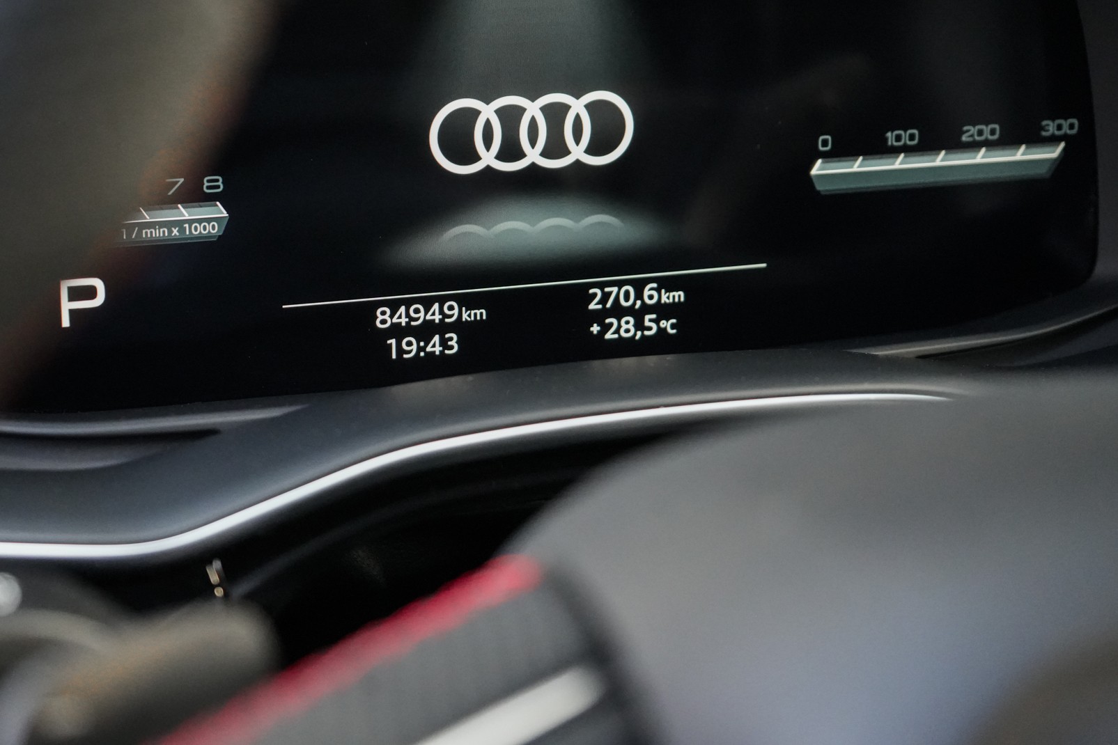 AUDI SQ8 Competition TFSI quattro tiptronic-image-12