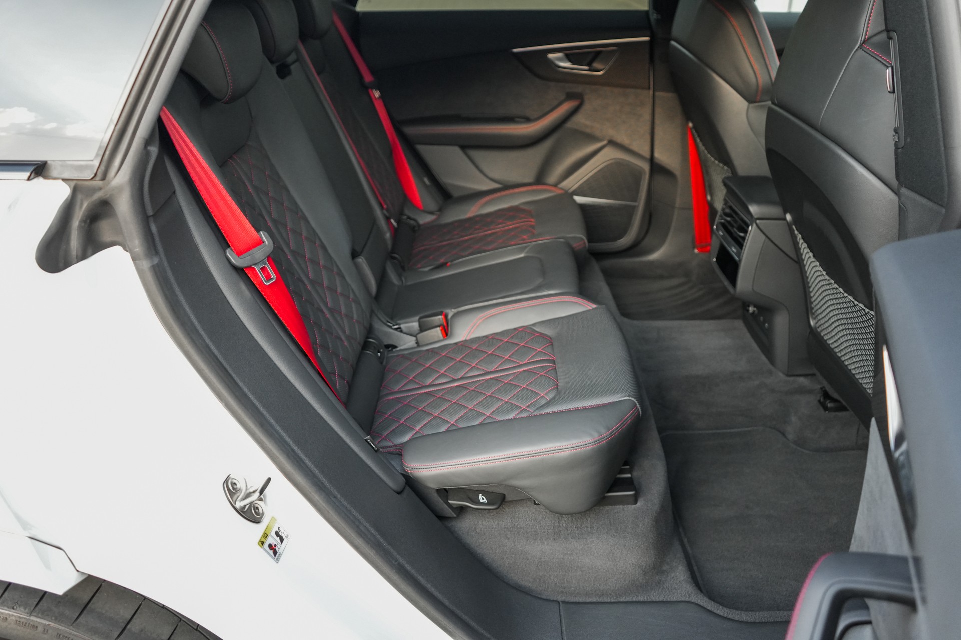 AUDI SQ8 Competition TFSI quattro tiptronic-image-25