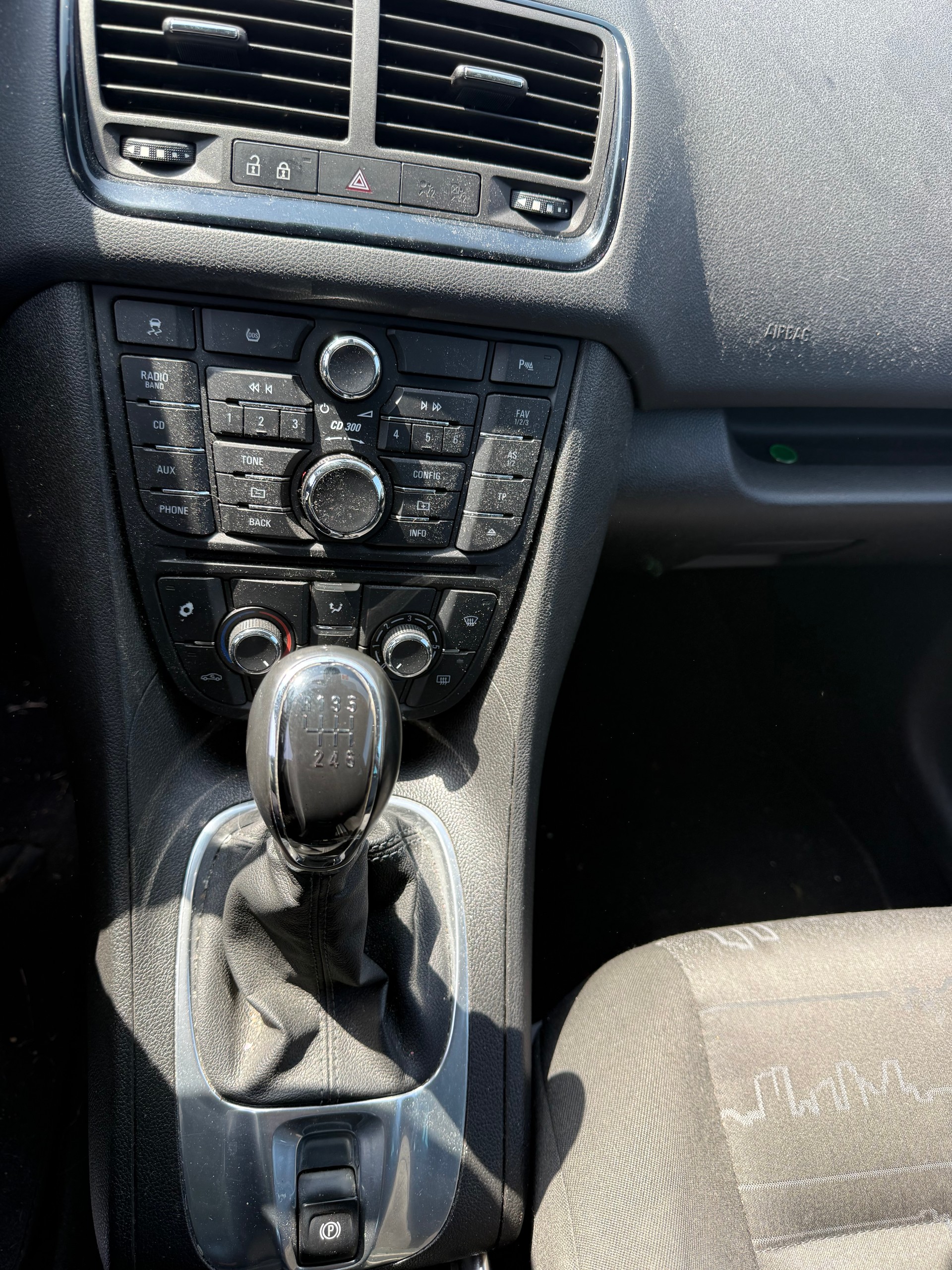 OPEL Meriva 1.4 Turbo Enjoy-image-6