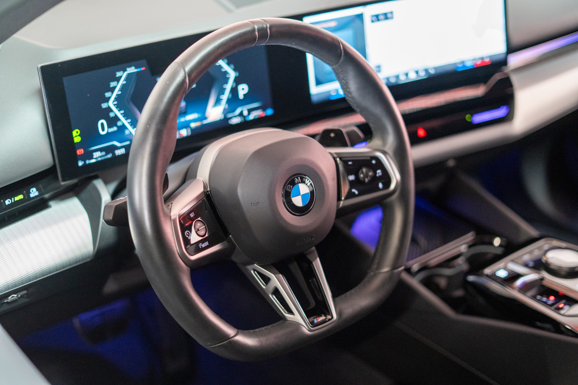BMW 520i M Sport / Iconic Glow / Rückfahrkamera / el.Sitze-image-10