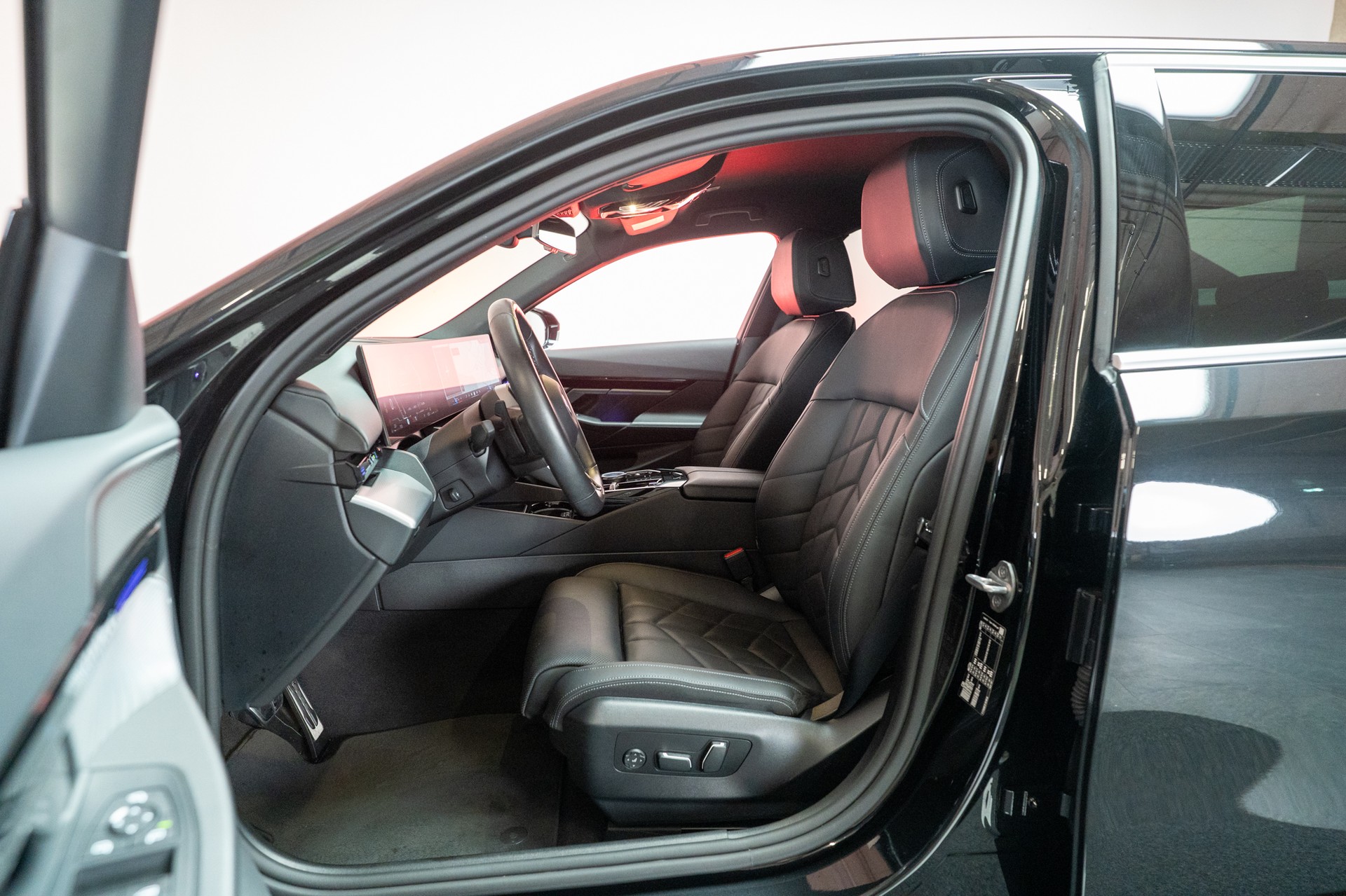 BMW 520i M Sport / Iconic Glow / Rückfahrkamera / el.Sitze-image-8