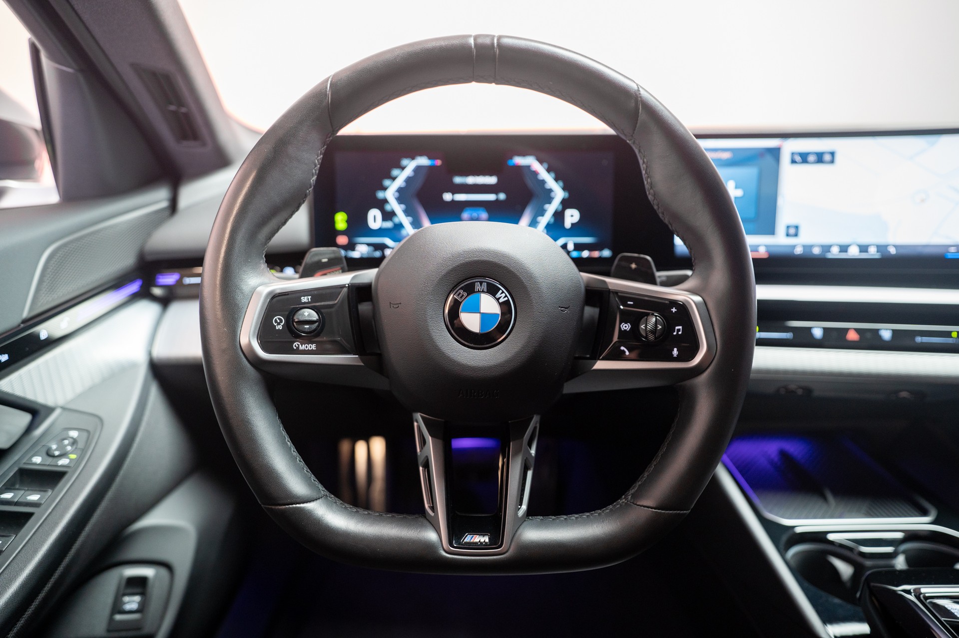 BMW 520i M Sport / Iconic Glow / Rückfahrkamera / el.Sitze-image-17