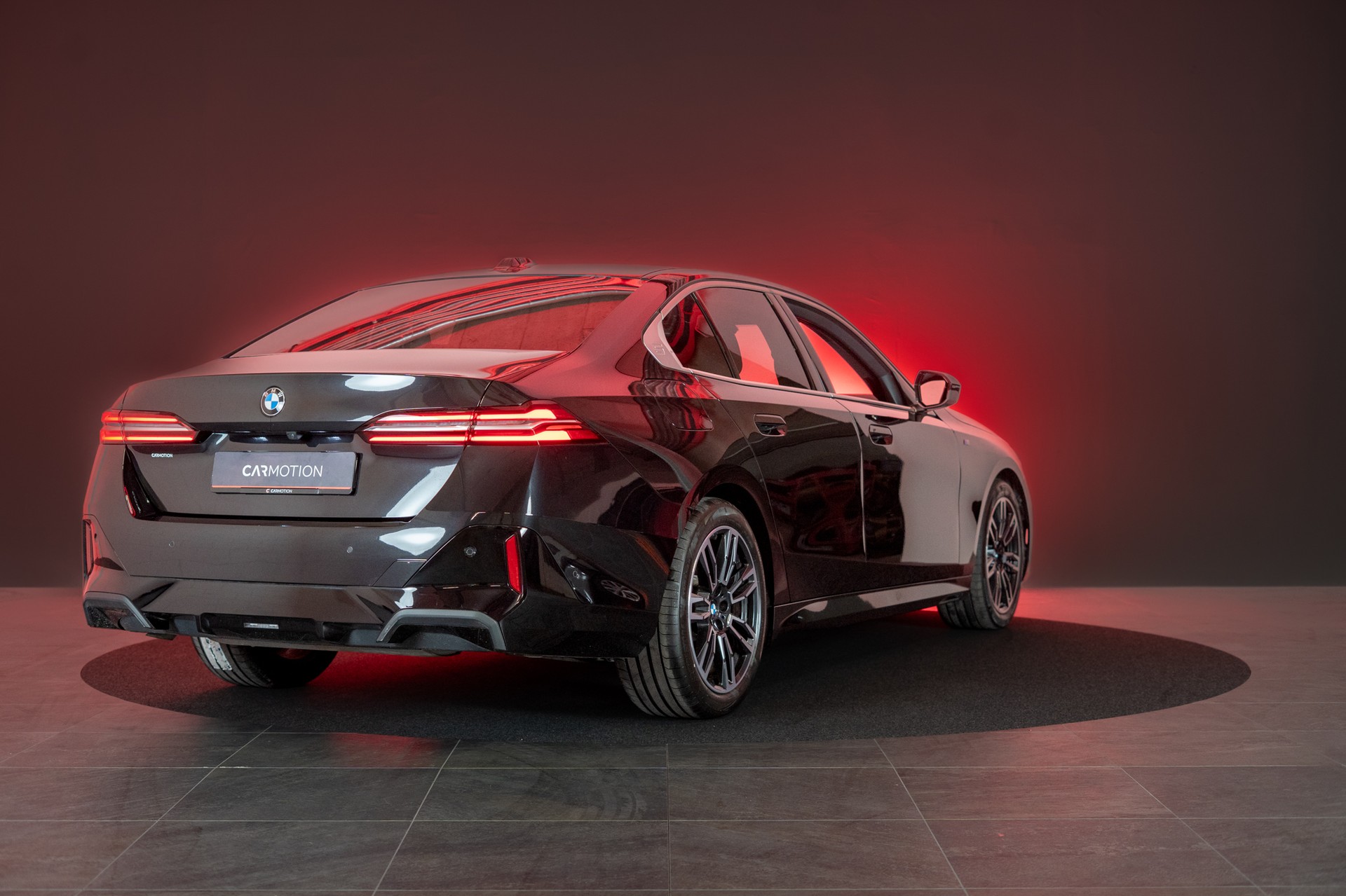 BMW 520i M Sport / Iconic Glow / Rückfahrkamera / el.Sitze-image-3