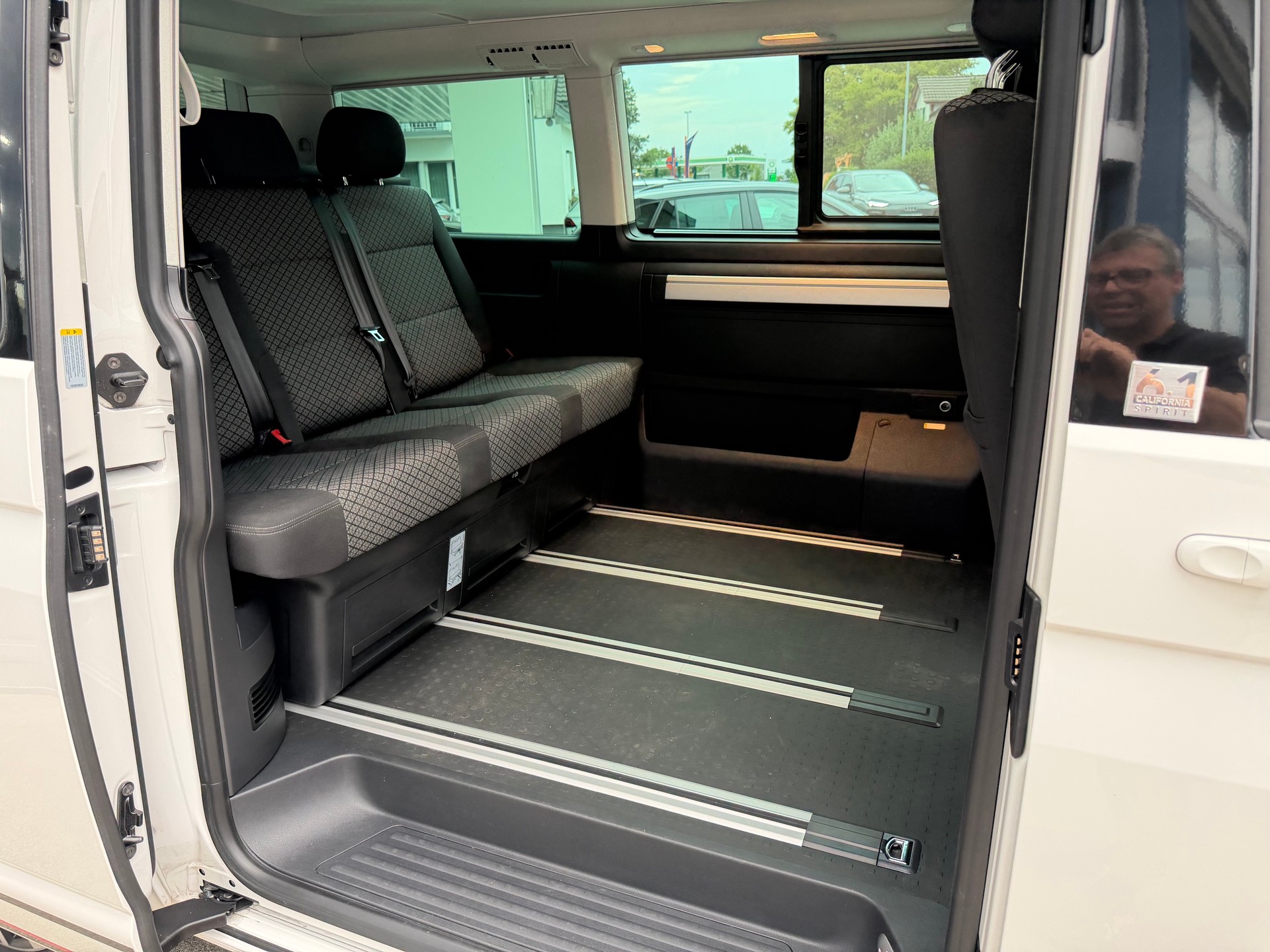 VW T6.1 California 2.0 TDI Beach Liberty 4Motion DSG-image-9