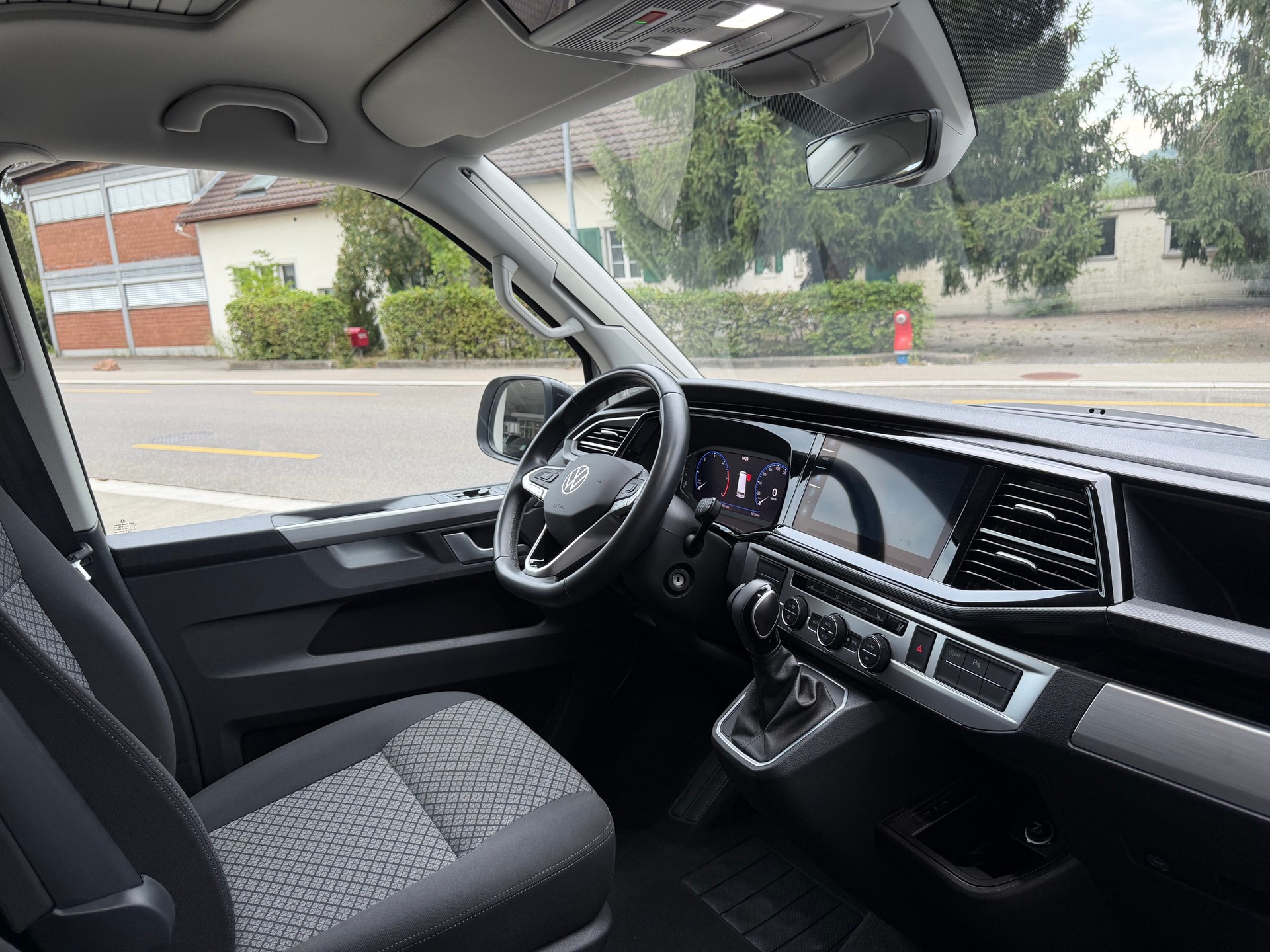 VW T6.1 California 2.0 TDI Beach Liberty 4Motion DSG-image-10