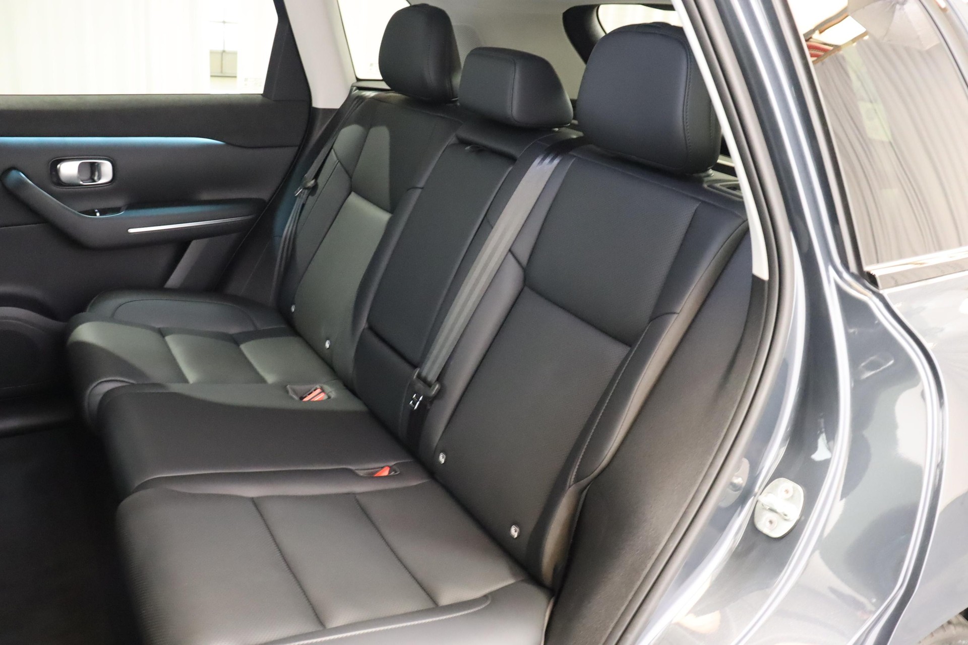LEAPMOTOR C10 EV AWD-image-4