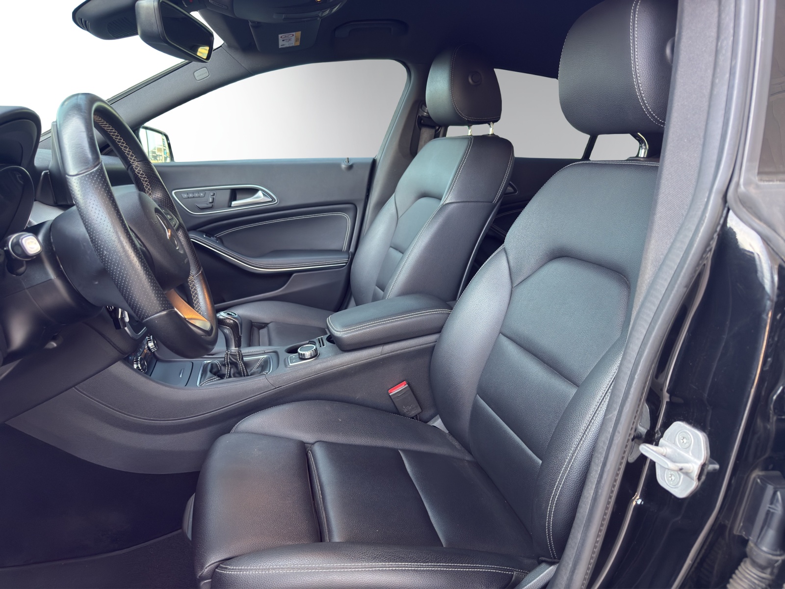 MERCEDES-BENZ CLA 180 Urban-image-8