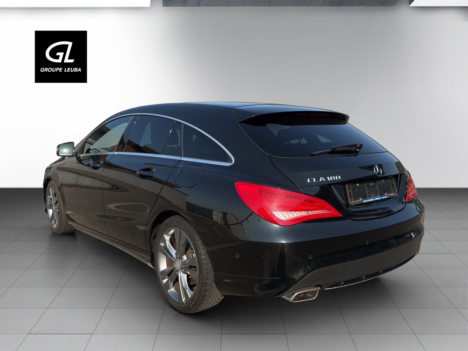MERCEDES-BENZ CLA 180 Urban-image-1