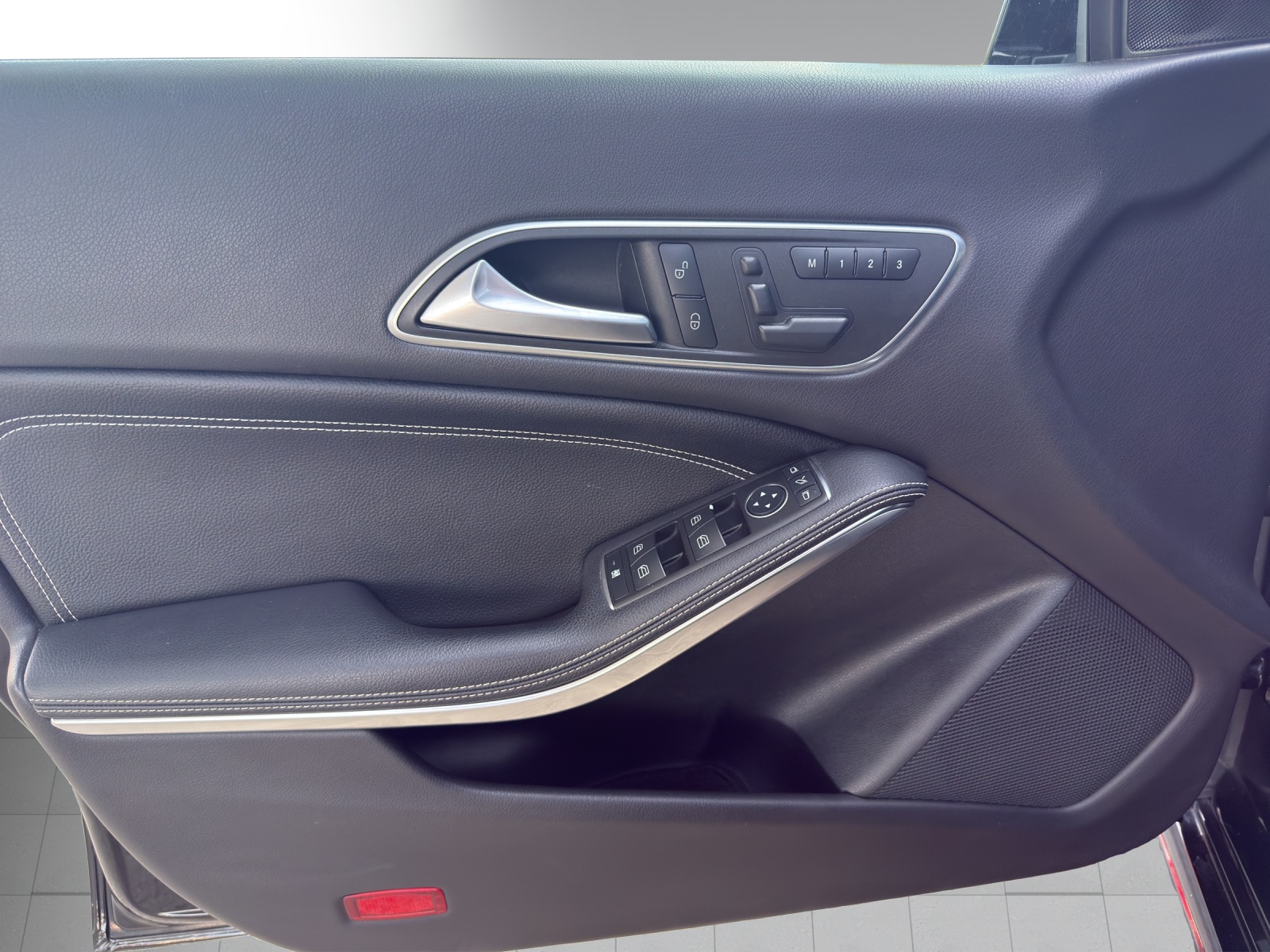 MERCEDES-BENZ CLA 180 Urban-image-7