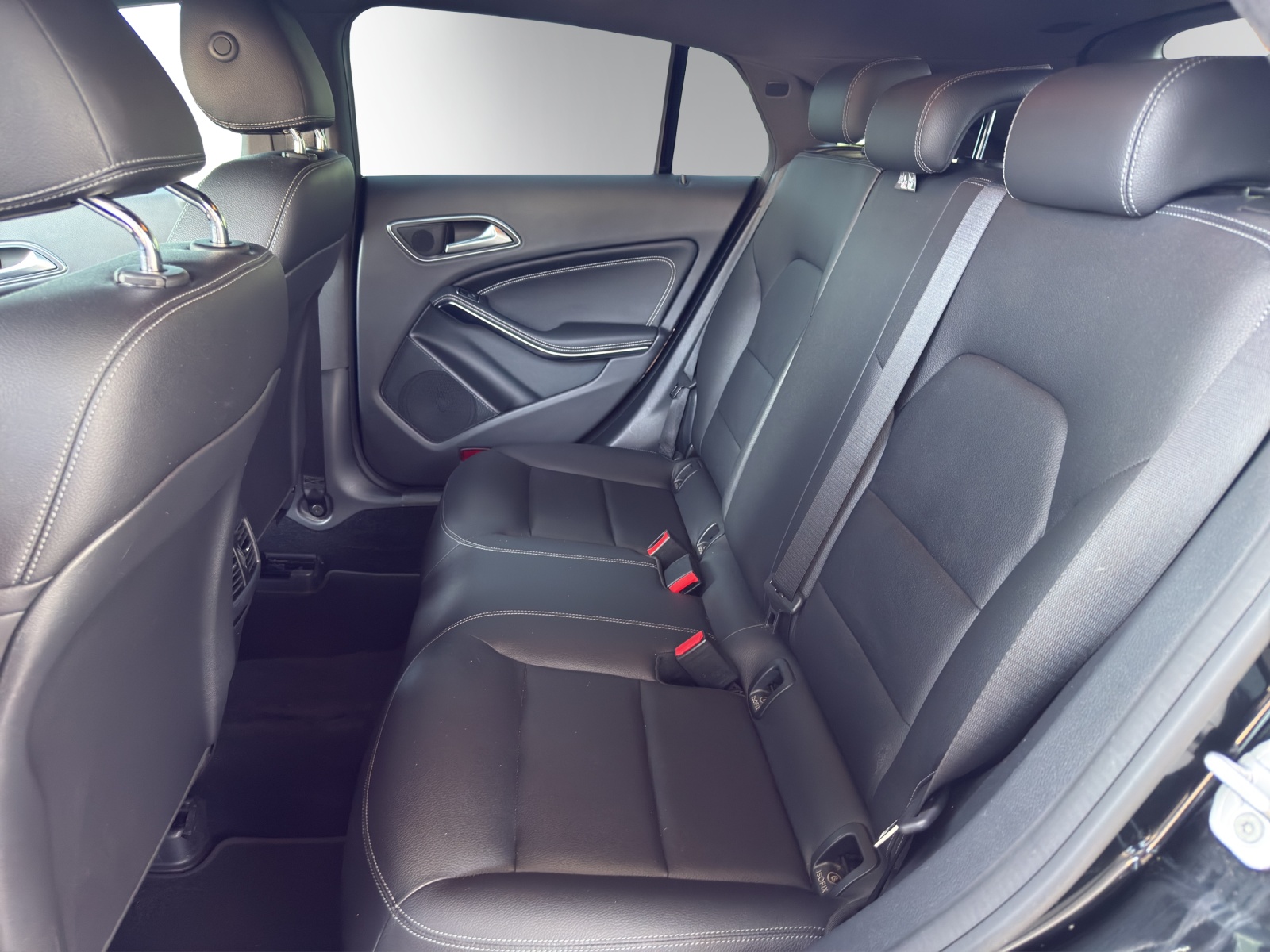MERCEDES-BENZ CLA 180 Urban-image-10