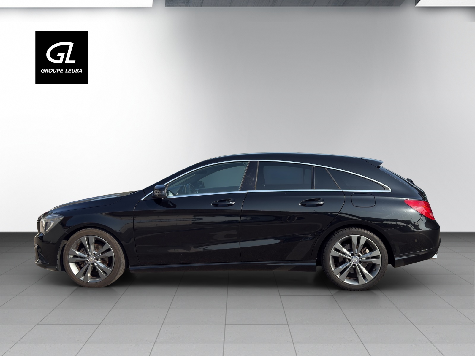 MERCEDES-BENZ CLA 180 Urban-image-4