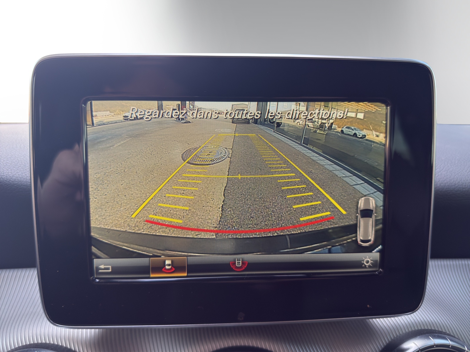 MERCEDES-BENZ CLA 180 Urban-image-13