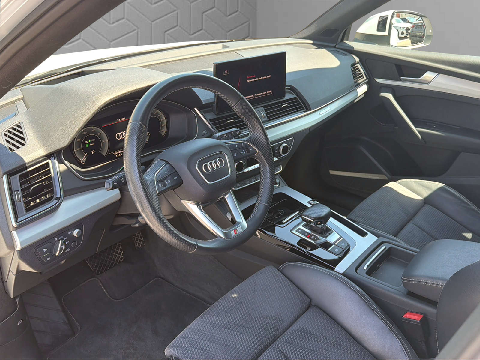 AUDI Q5 55 TFSI e PHEV S line quattro S-tronic-image-11
