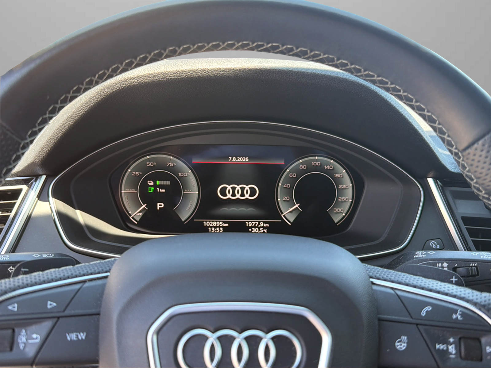 AUDI Q5 55 TFSI e PHEV S line quattro S-tronic-image-13