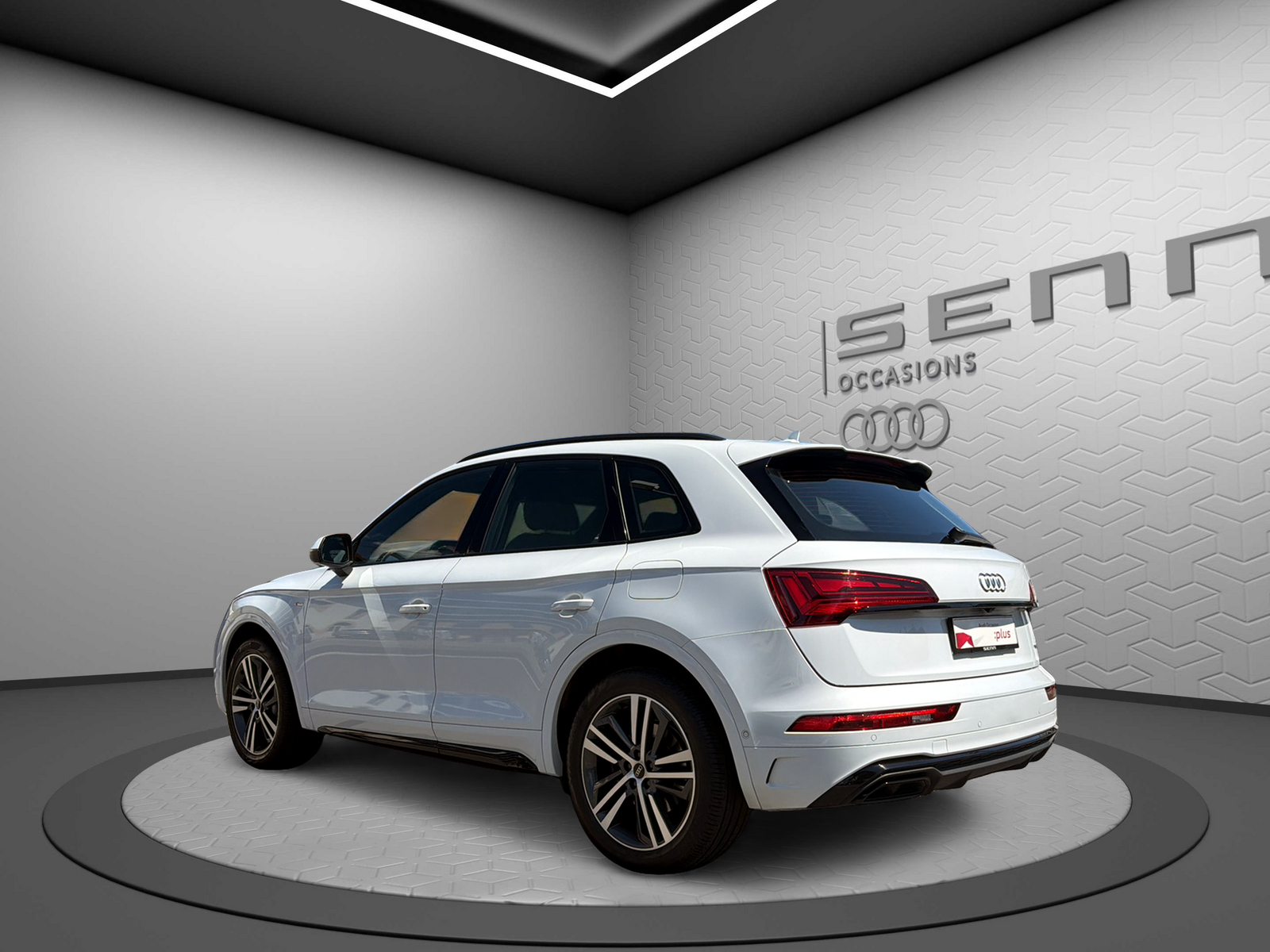AUDI Q5 55 TFSI e PHEV S line quattro S-tronic-image-3