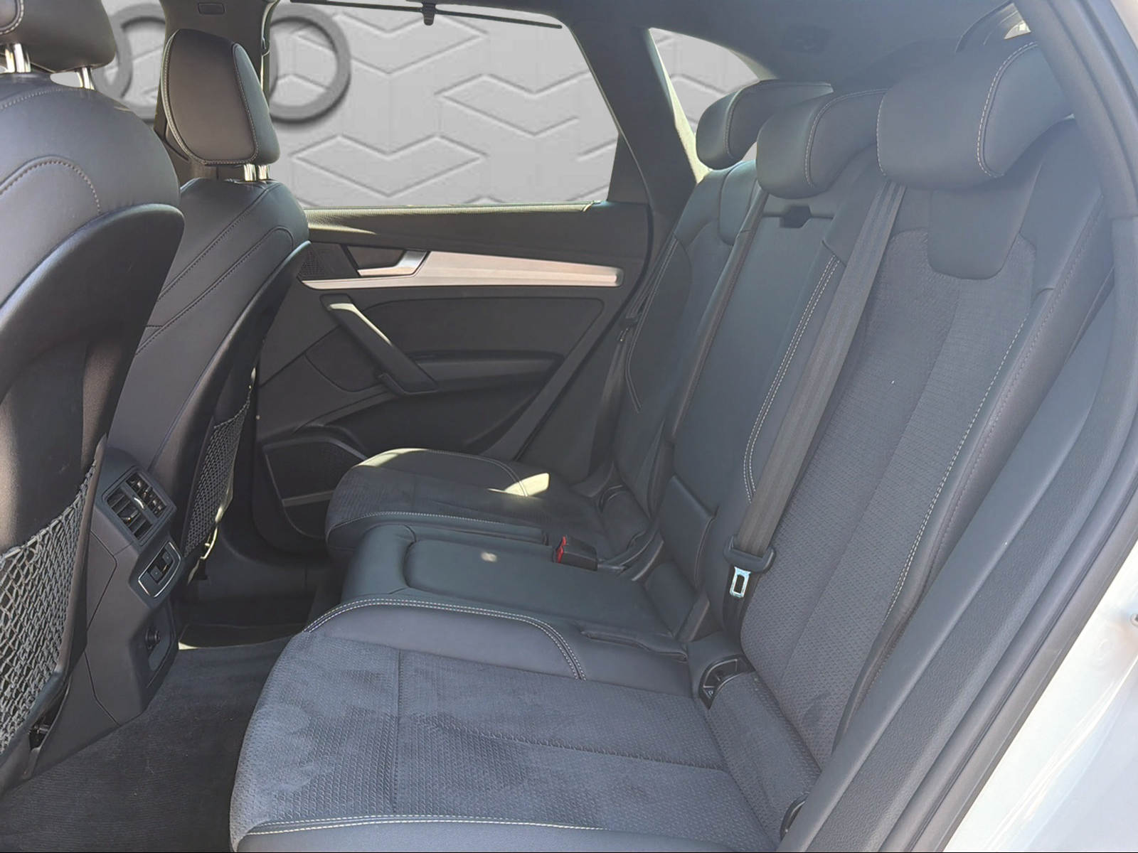 AUDI Q5 55 TFSI e PHEV S line quattro S-tronic-image-15