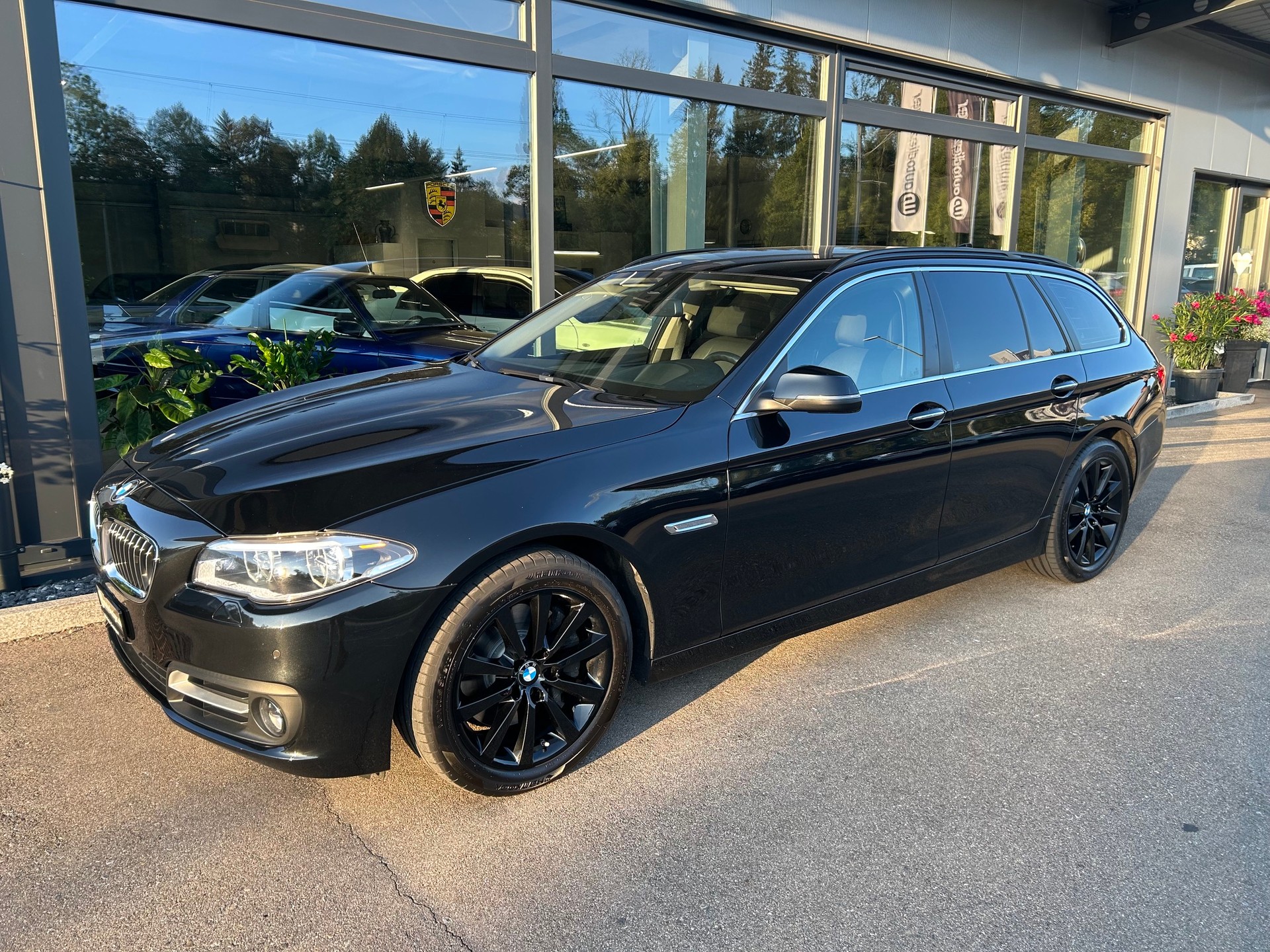 BMW 528i Touring xDrive Steptronic-image-3