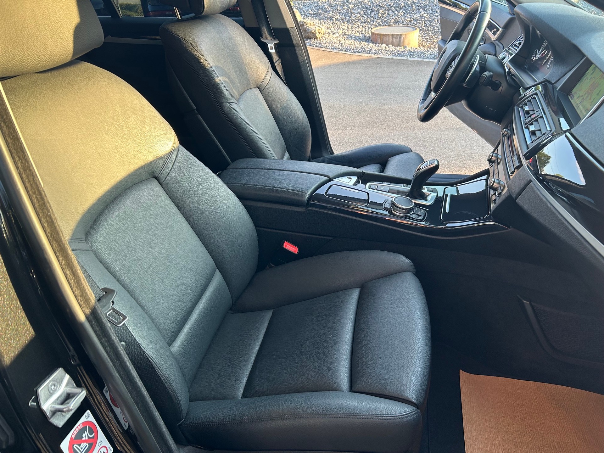 BMW 528i Touring xDrive Steptronic-image-10