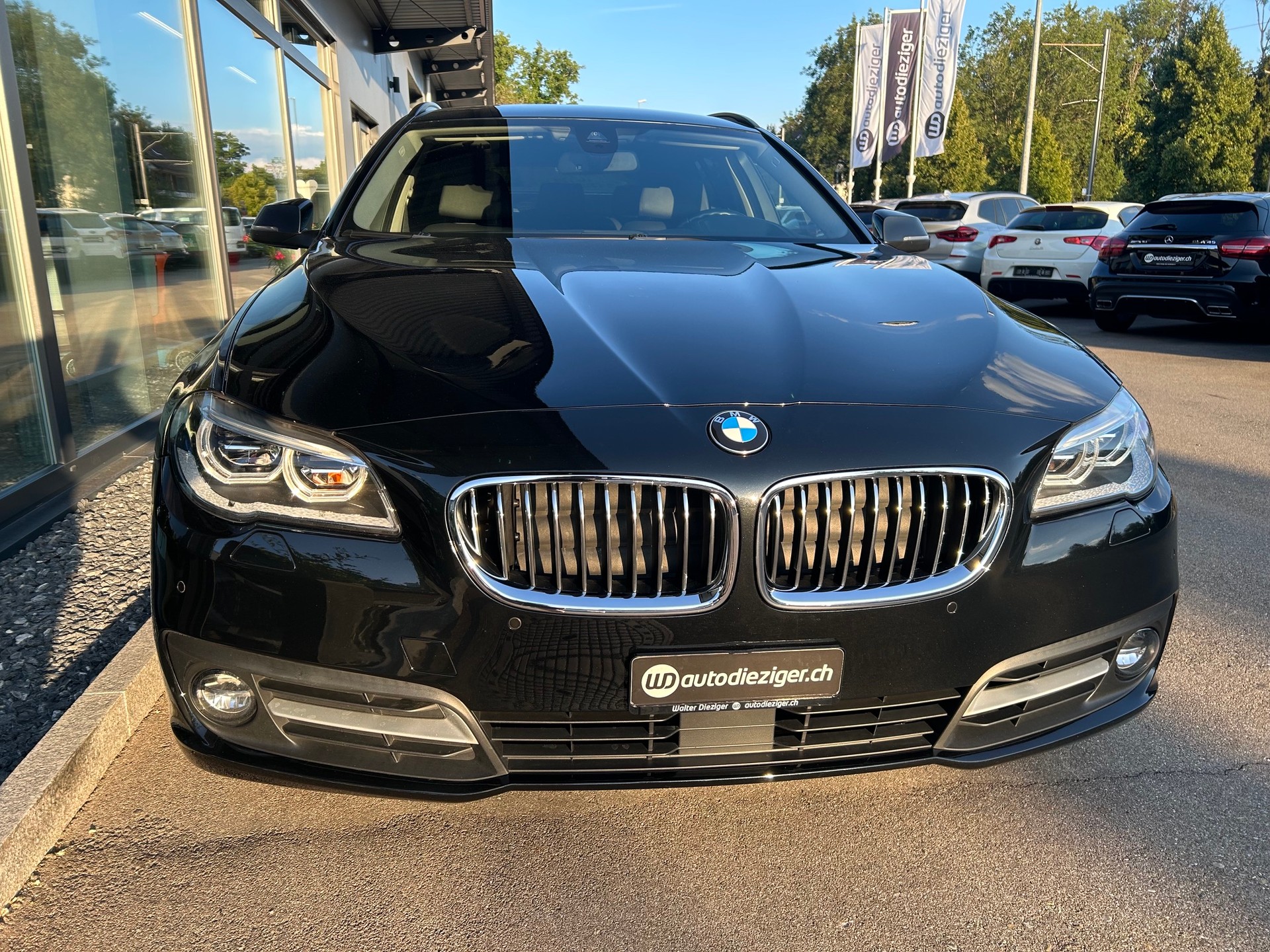 BMW 528i Touring xDrive Steptronic-image-1
