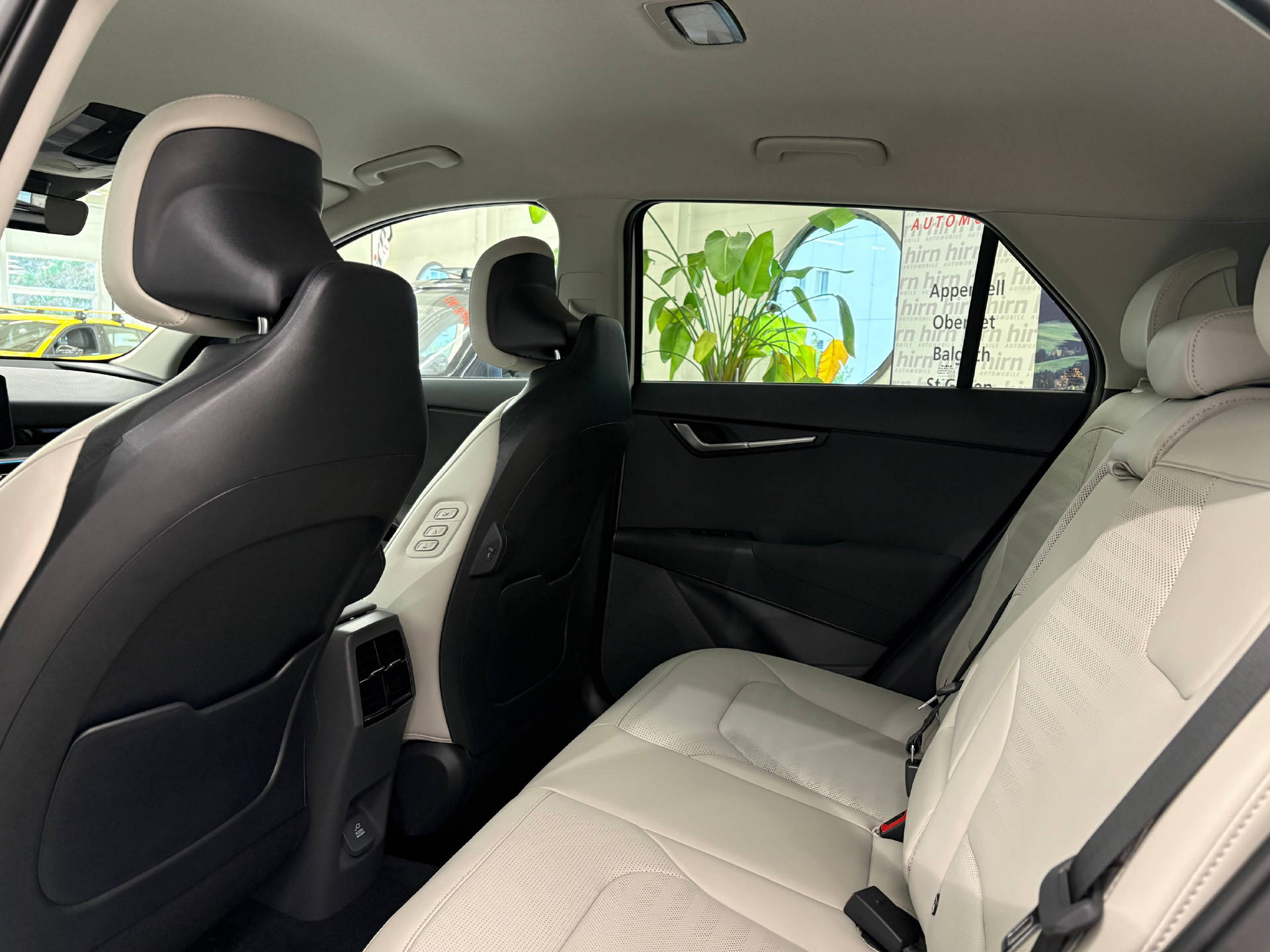 KIA Niro 1.6 GDi Hybrid Style-image-12