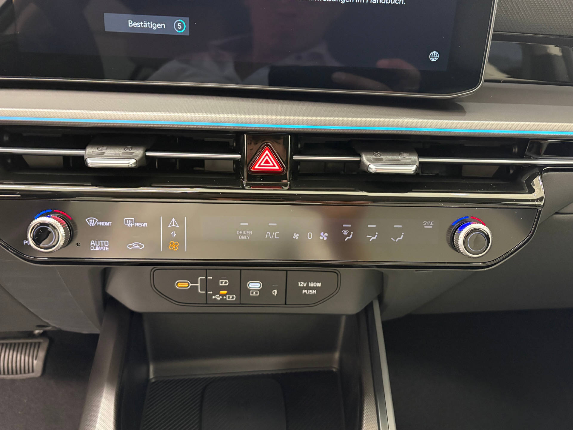 KIA Niro 1.6 GDi Hybrid Style-image-10