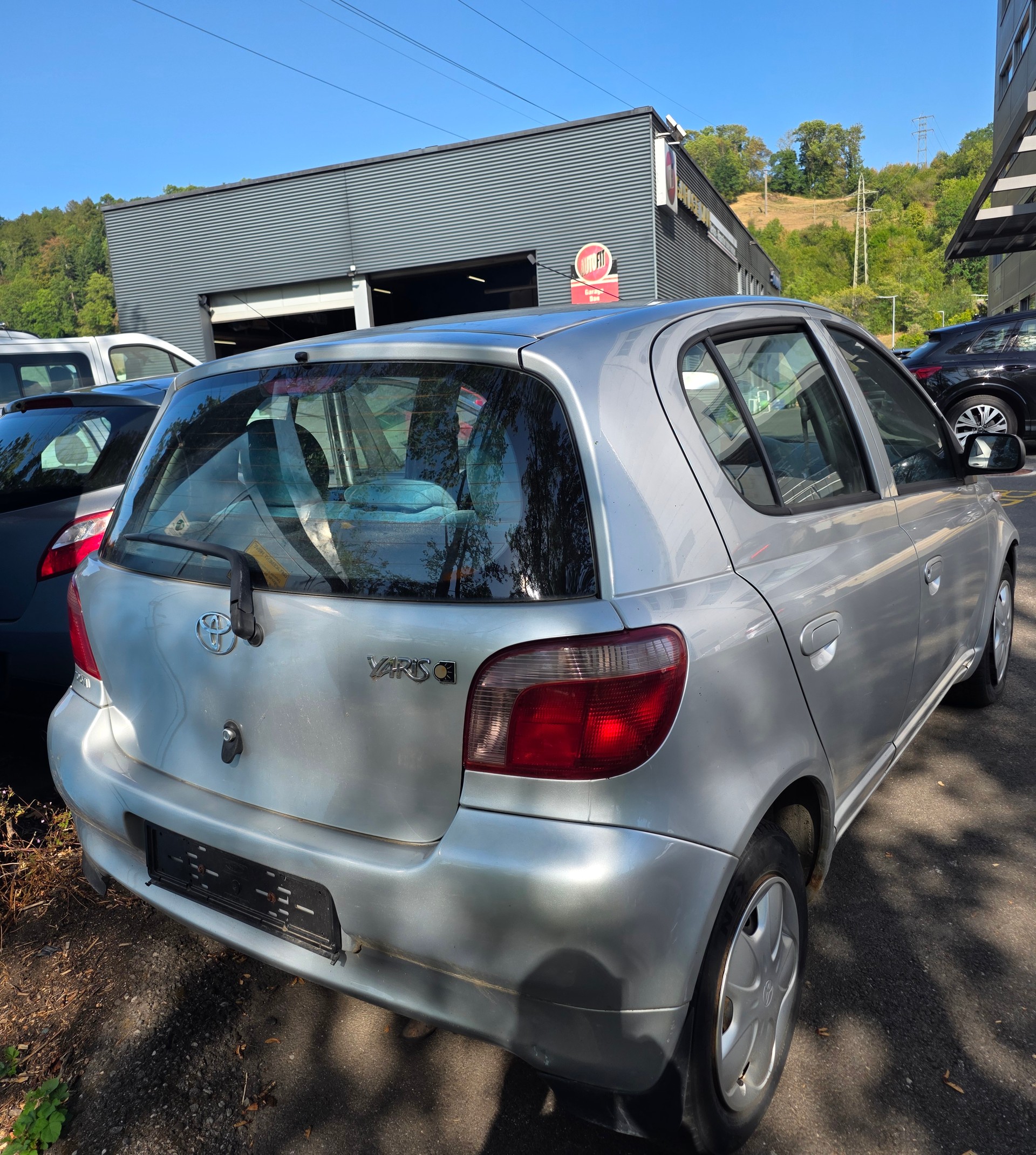 TOYOTA Yaris 1.0 Linea Terra-image-7