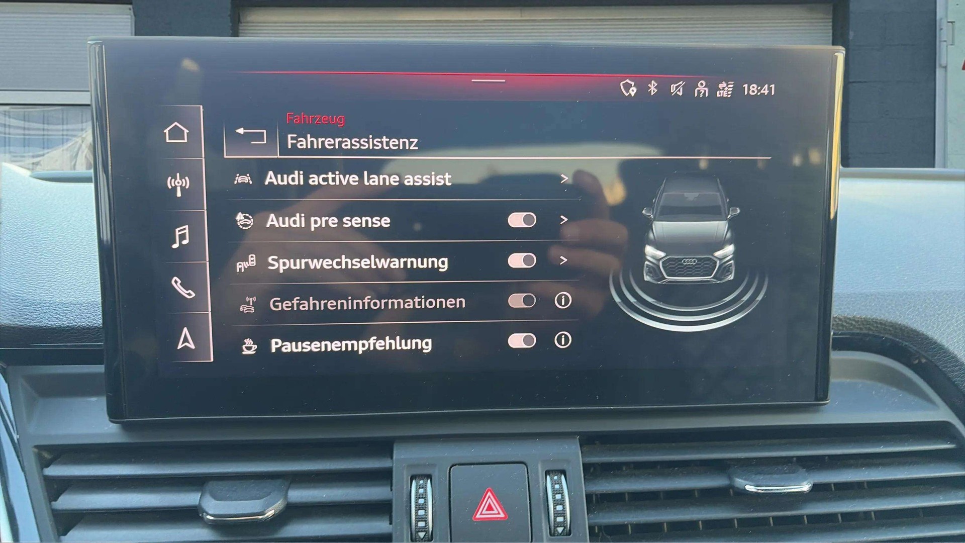 AUDI Q5 40 TDI Black Edition quattro S-tronic S line mit Werksgarantie & AHK + B&O Soundsystem-image-17