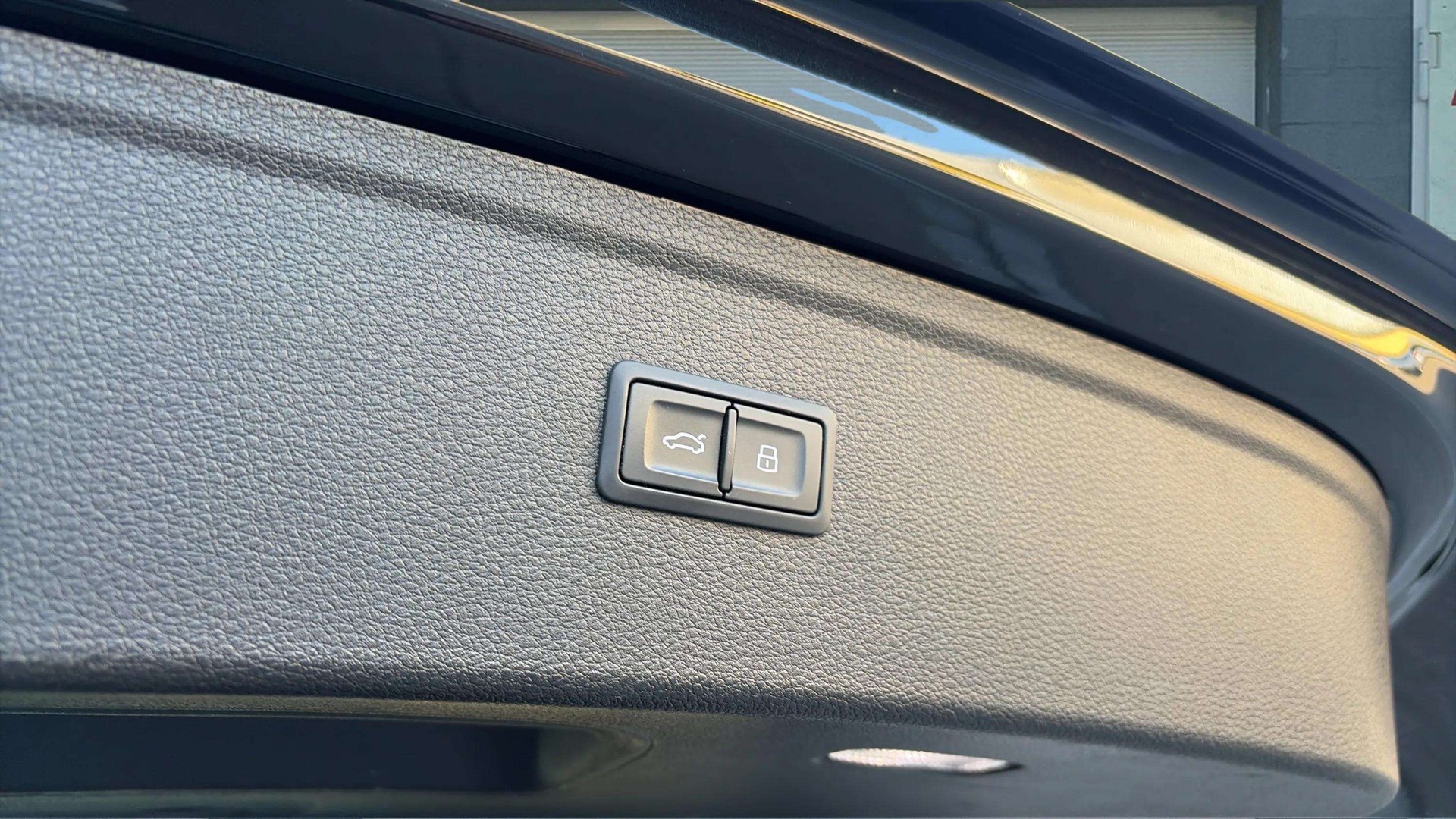 AUDI Q5 40 TDI Black Edition quattro S-tronic S line mit Werksgarantie & AHK + B&O Soundsystem-image-26